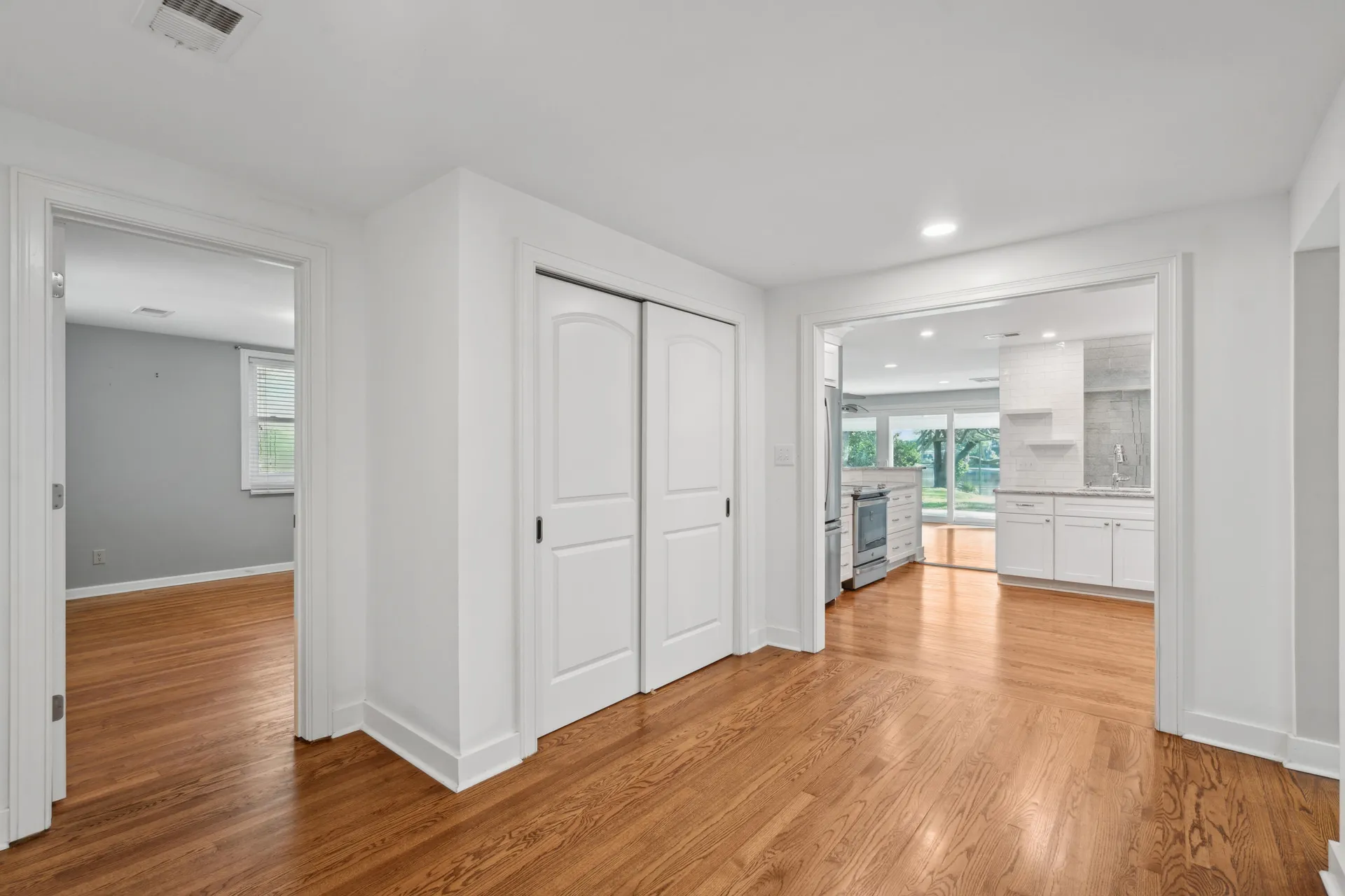 Property image 5 at 728 N Godfrey Park Place, Charleston, SC 29407