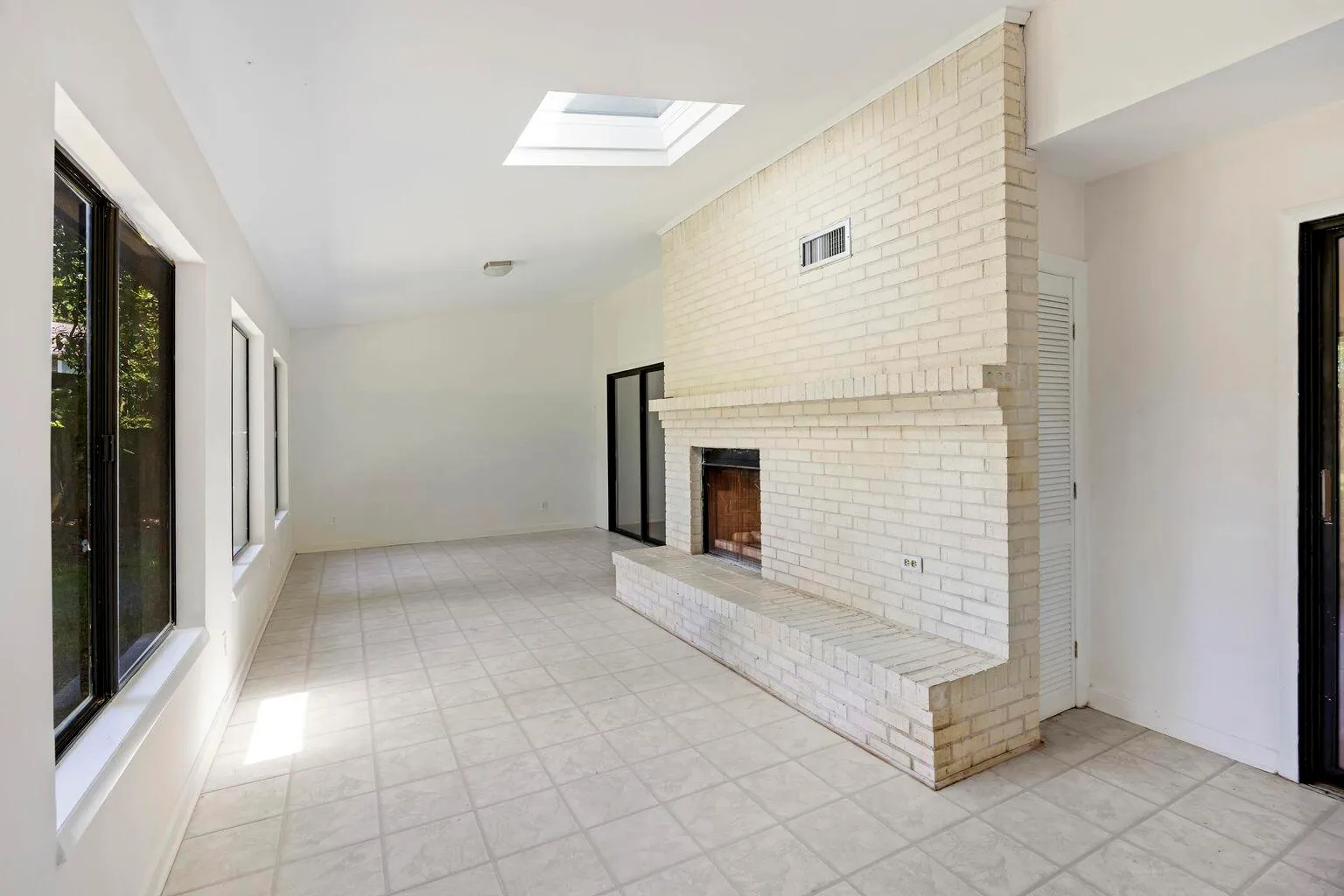 Property image 2 at 9 Stallion Court, Charleston, SC 29407