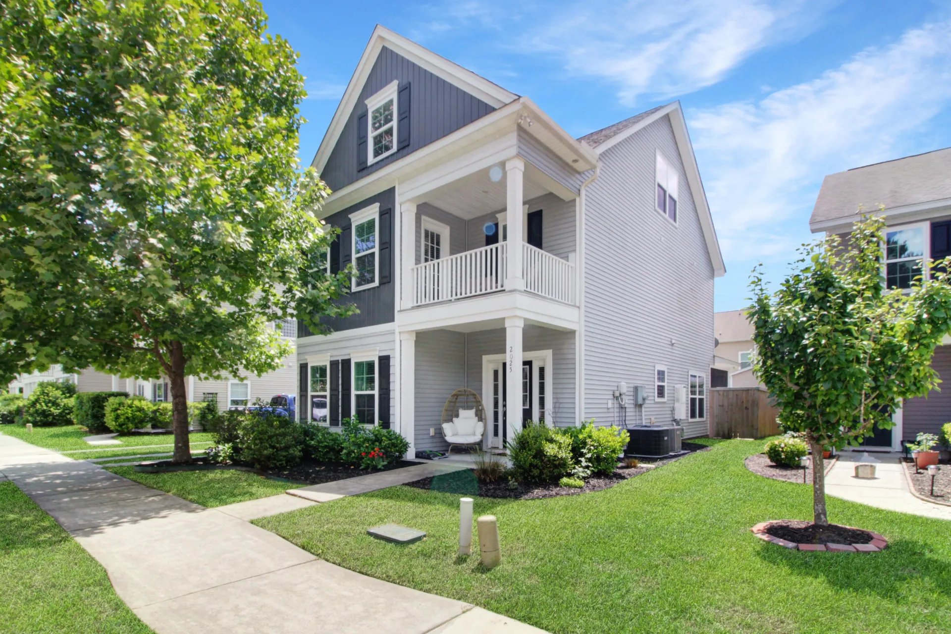 Woodlands, Charleston Community