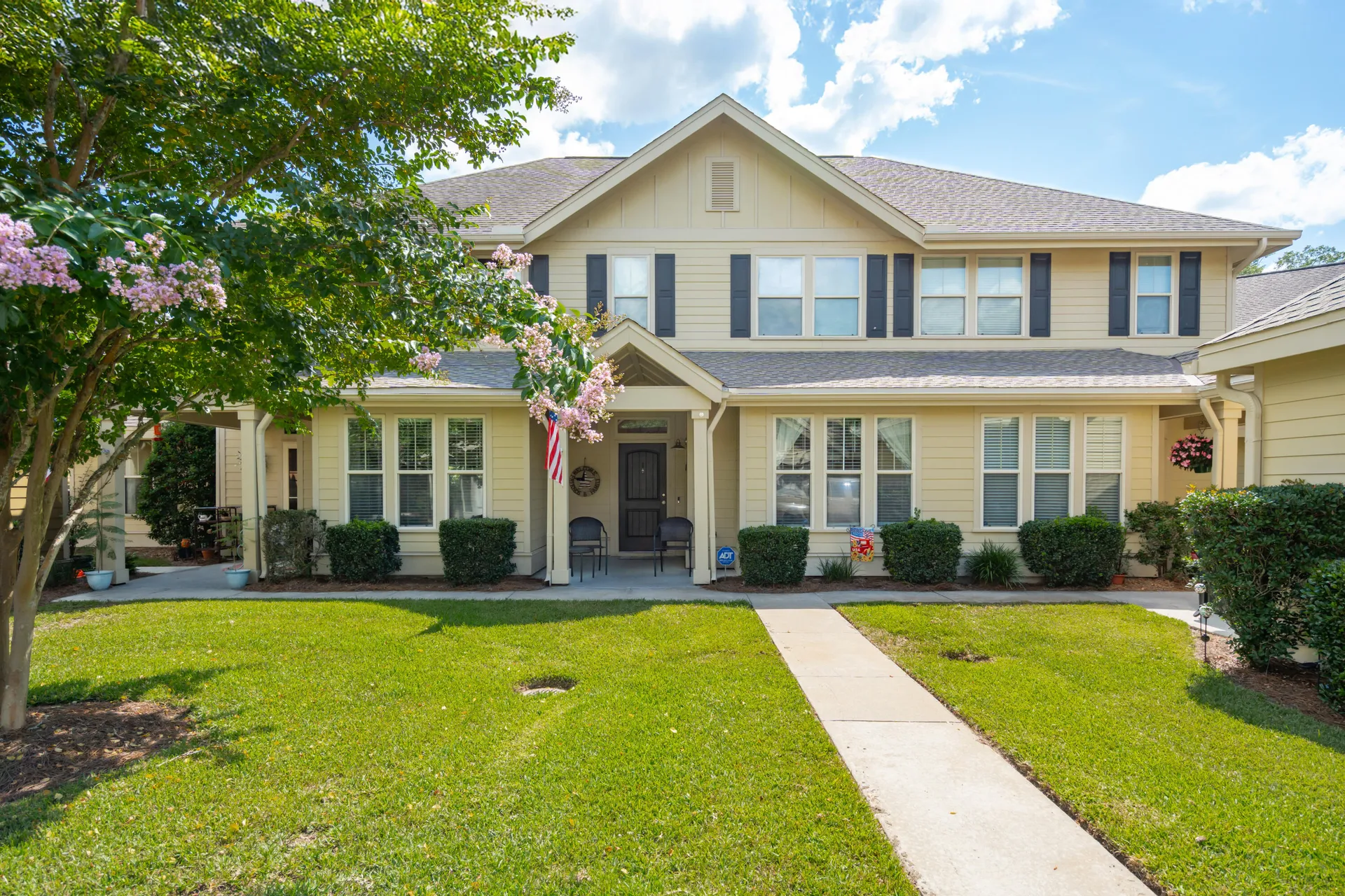 5511 Colonial Chatsworth Circle