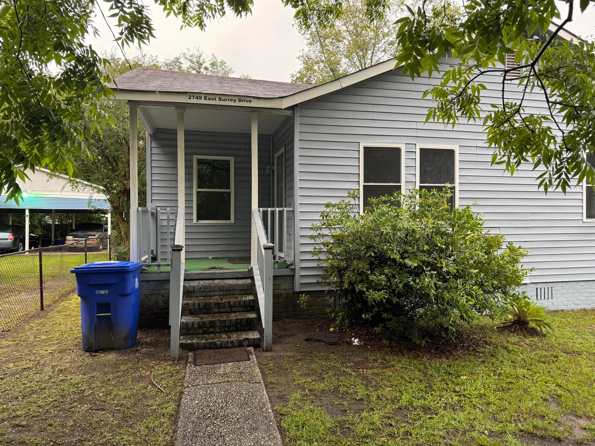 2749 E Surrey Drive