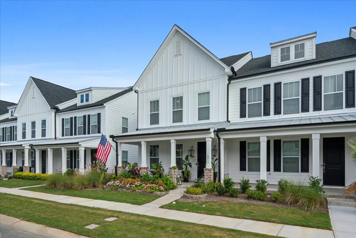 Property image 2 at 1011 Swamp Harrier Avenue, Ravenel, SC 29470