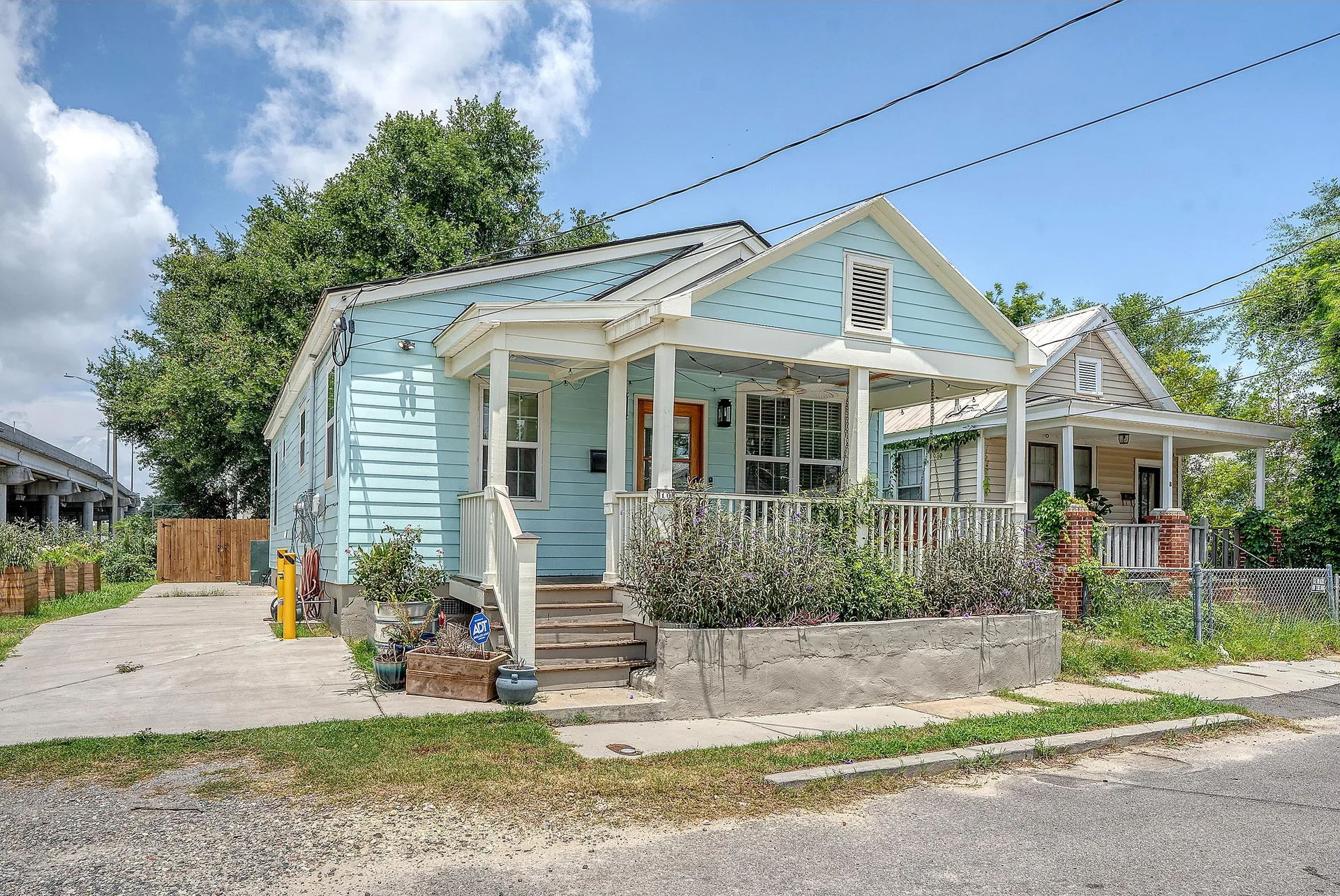 10 Riker Street