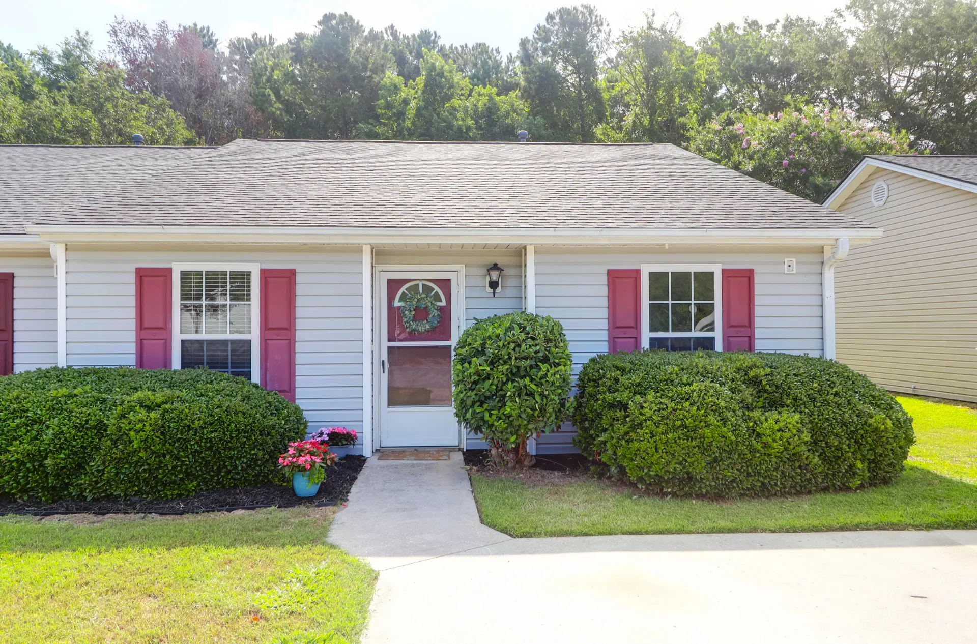 Meridian Place, Charleston Community