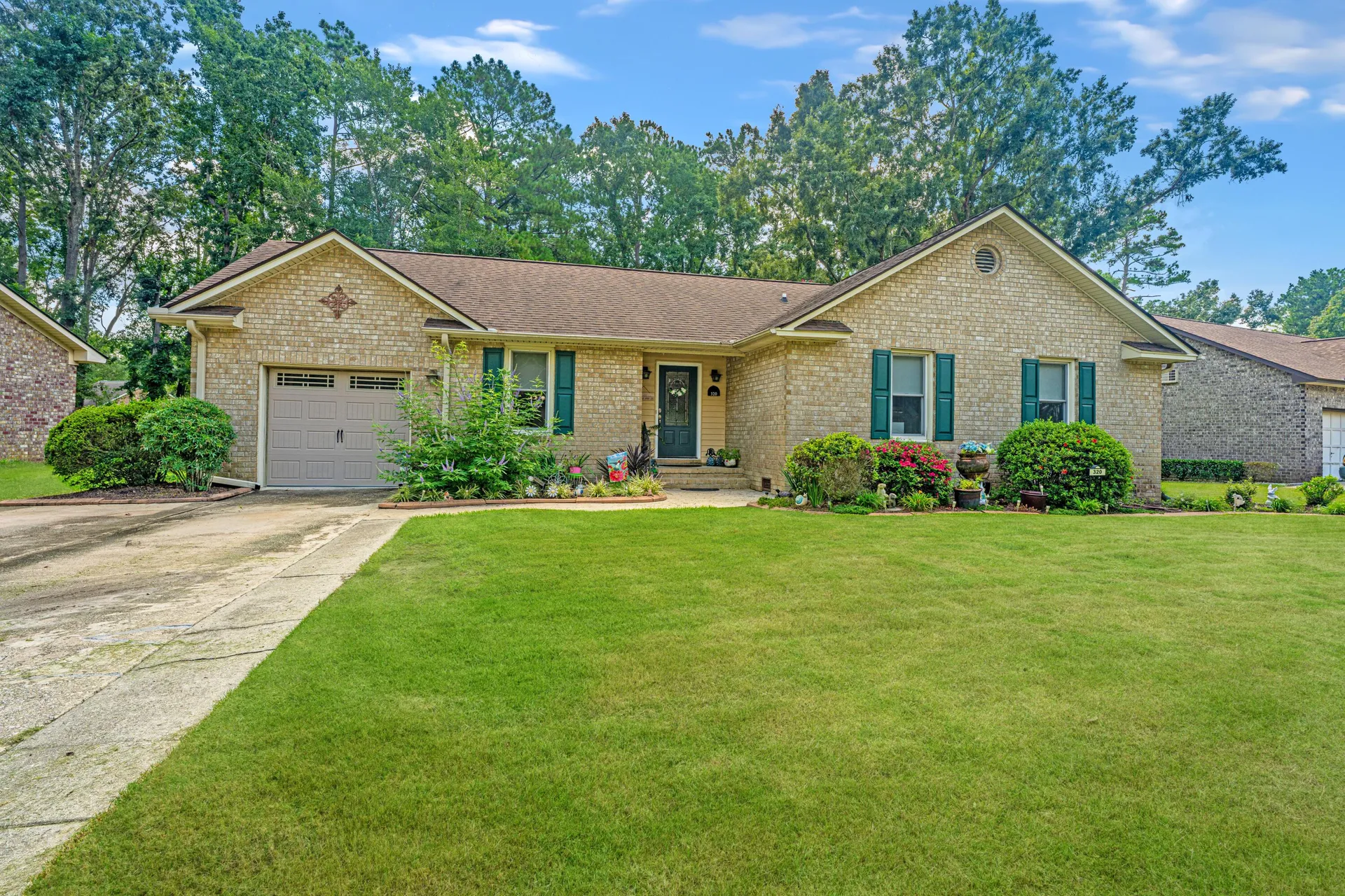320 Chessington Circle