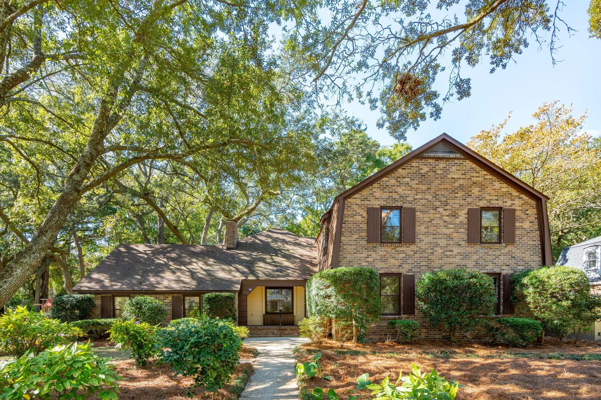 810 Creekside Drive