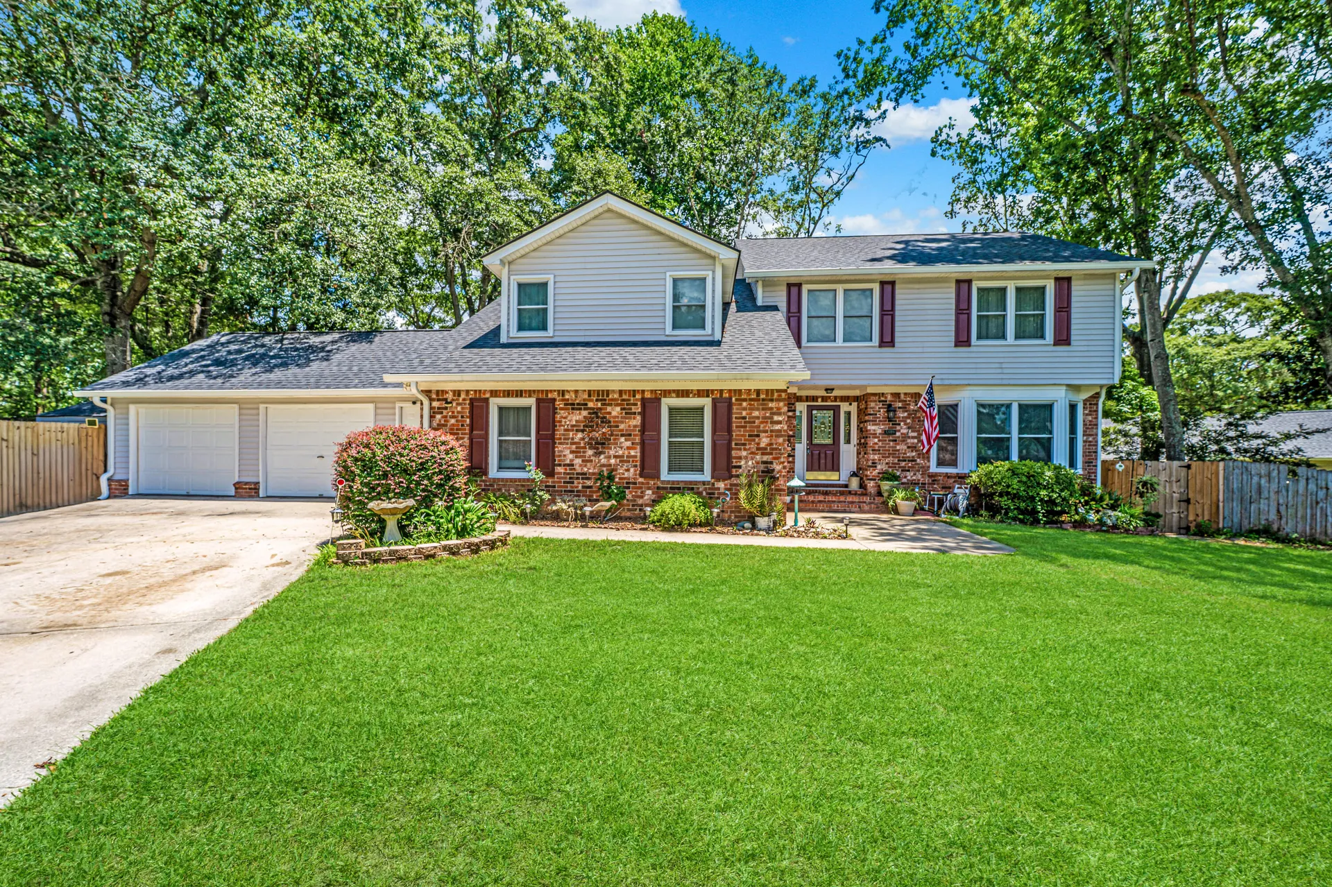 Dominion Hills, Hanahan Community
