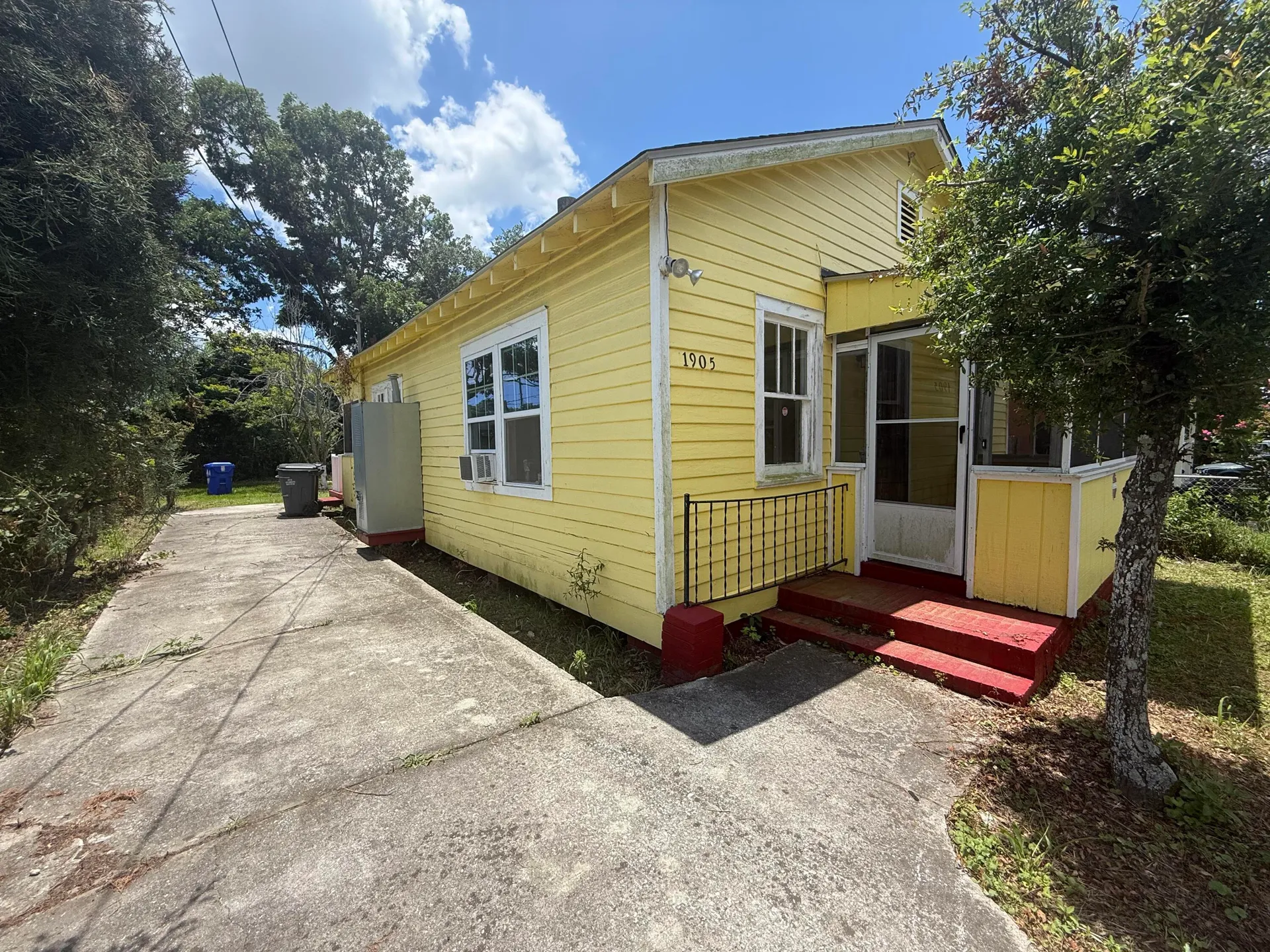 1905 English Street
