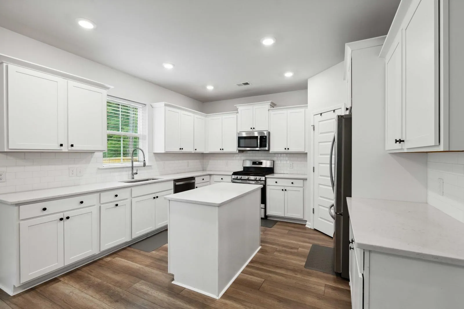 Property image 2 at 174 Red Bluff Street, Summerville, SC 29483