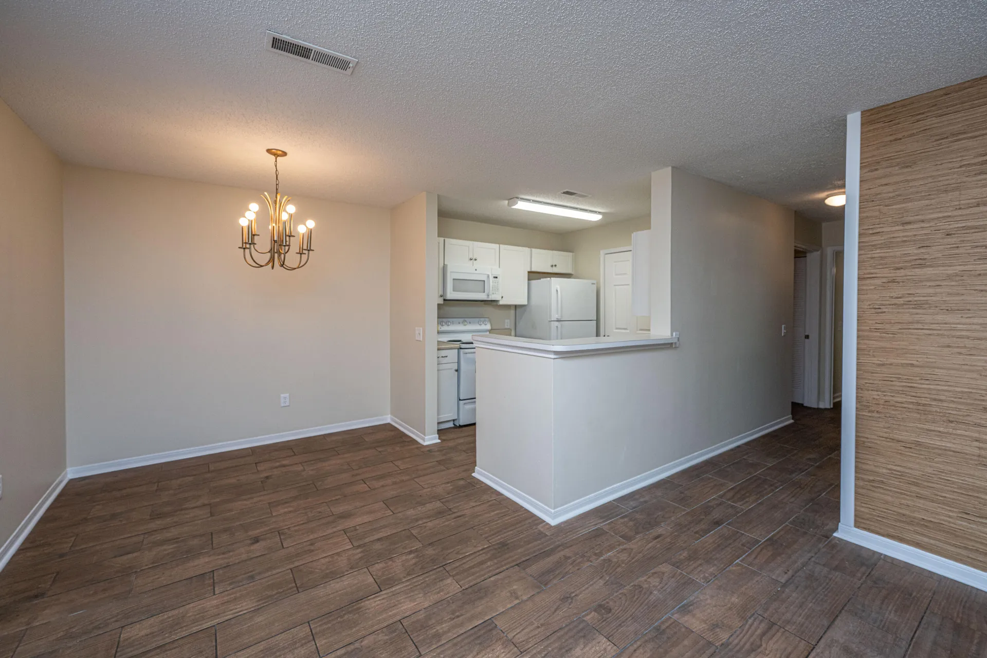 Property image 2 at 2011 N Highway 17 1400b, Mount Pleasant, SC 29466