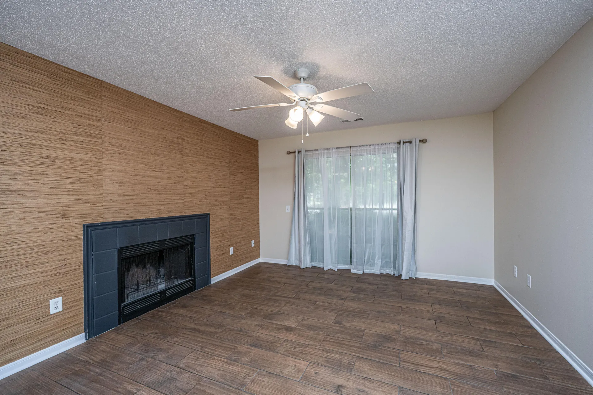 Property image 4 at 2011 N Highway 17 1400b, Mount Pleasant, SC 29466
