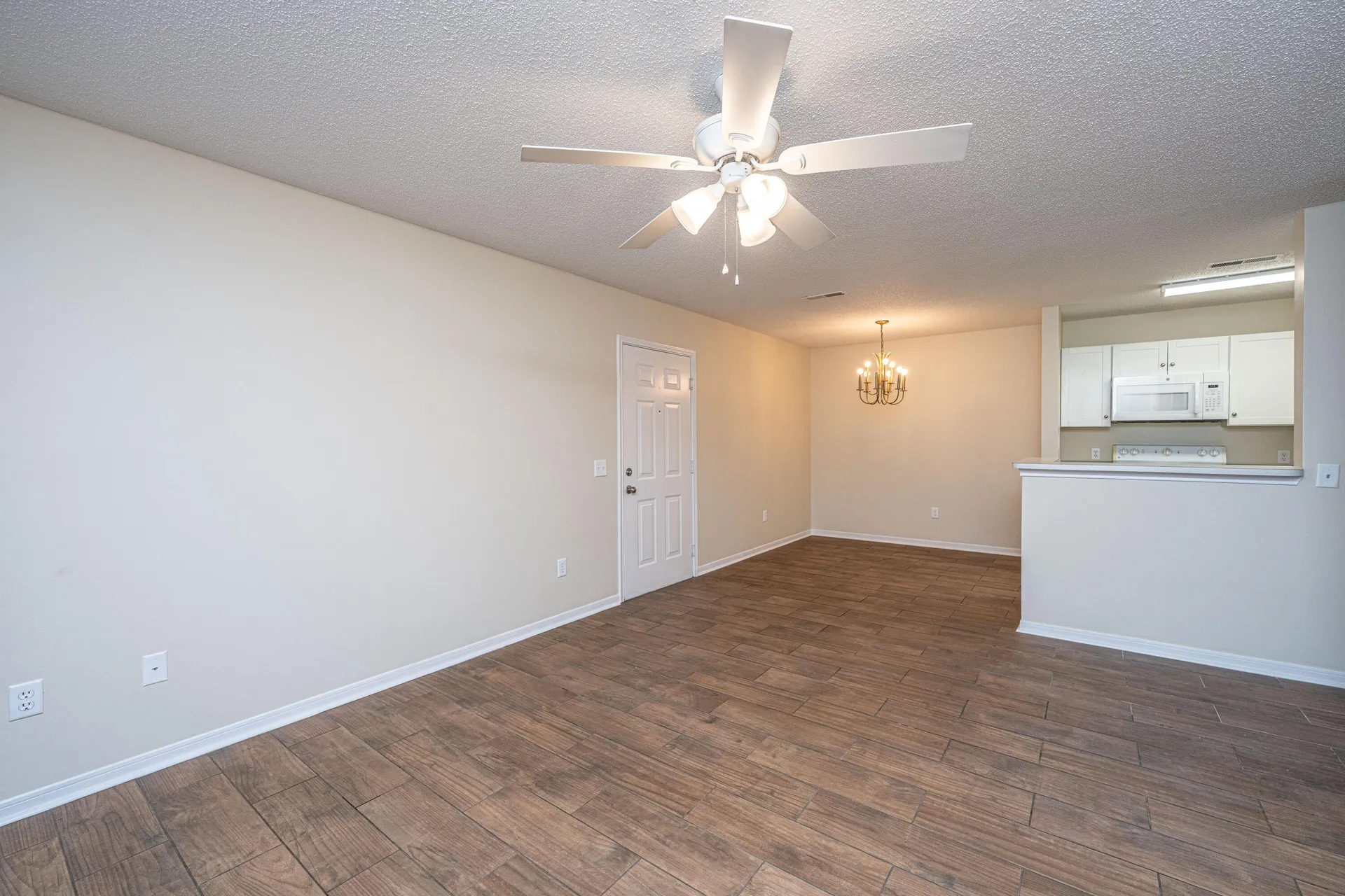 Property image 5 at 2011 N Highway 17 1400b, Mount Pleasant, SC 29466