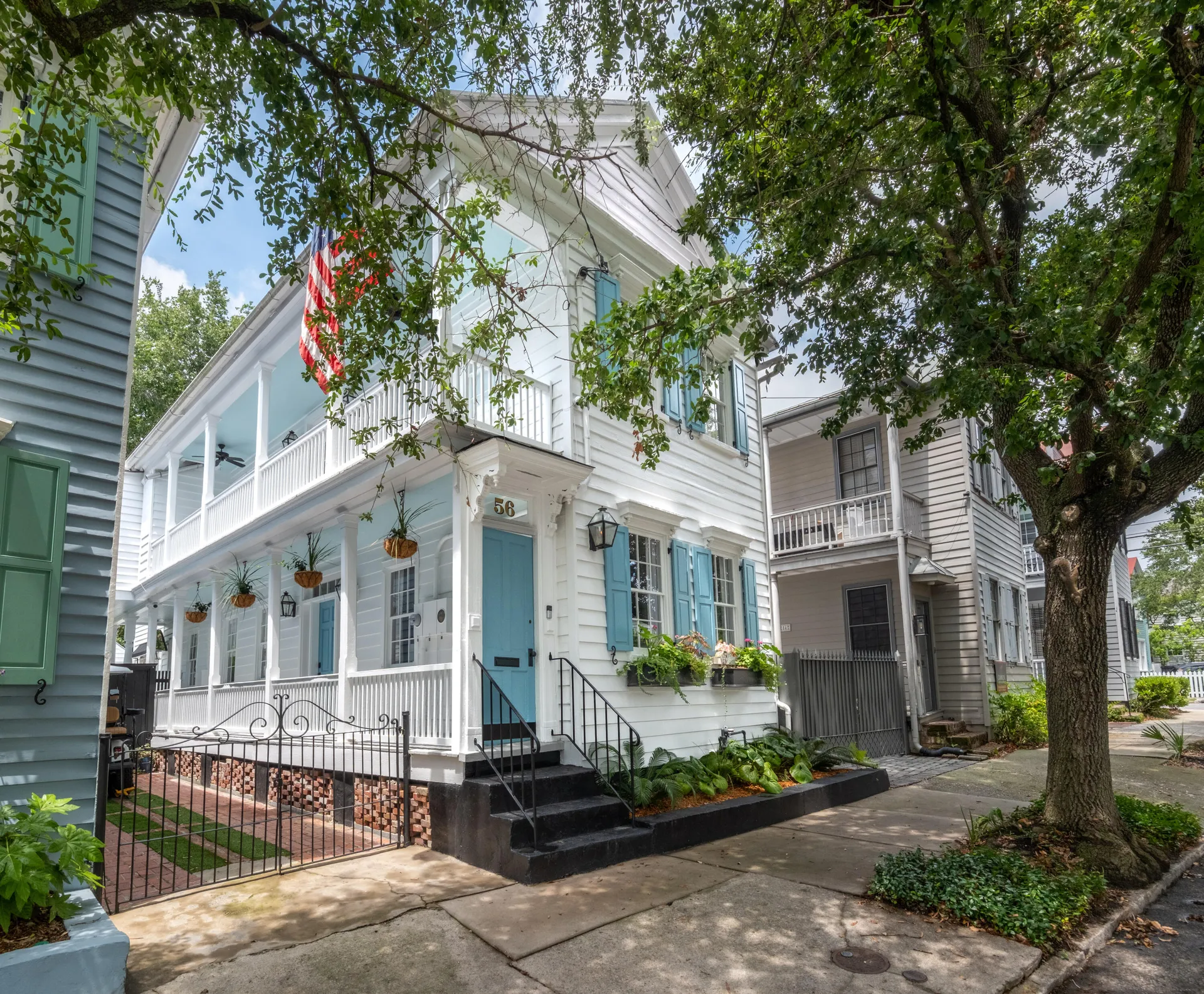 Radcliffeborough, Charleston Community