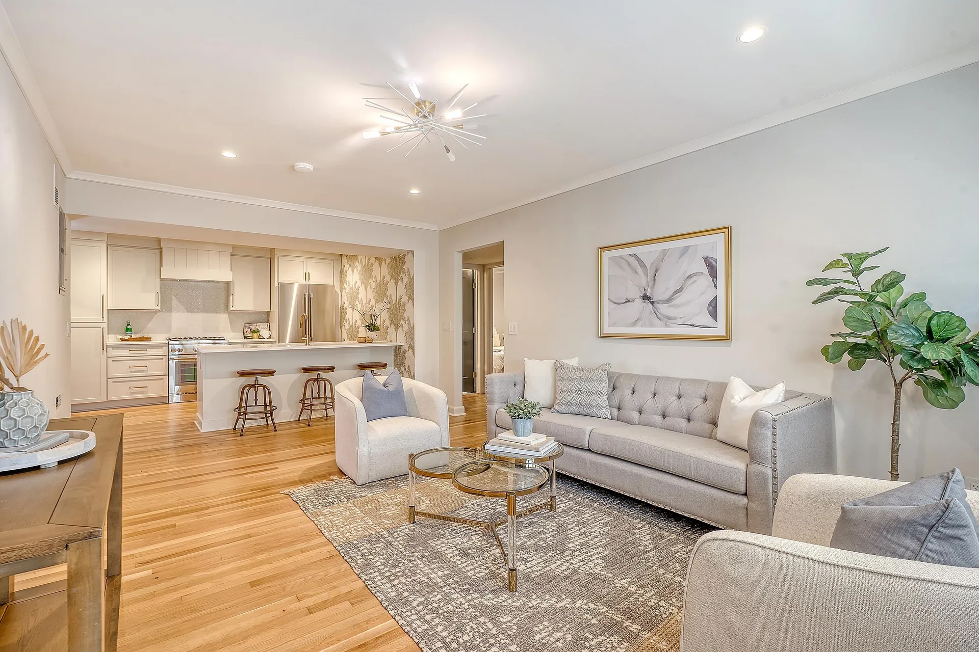 7 Logan Street F