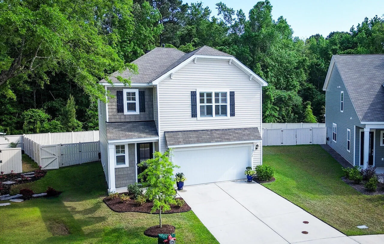 3952 Treebranch Cir Circle