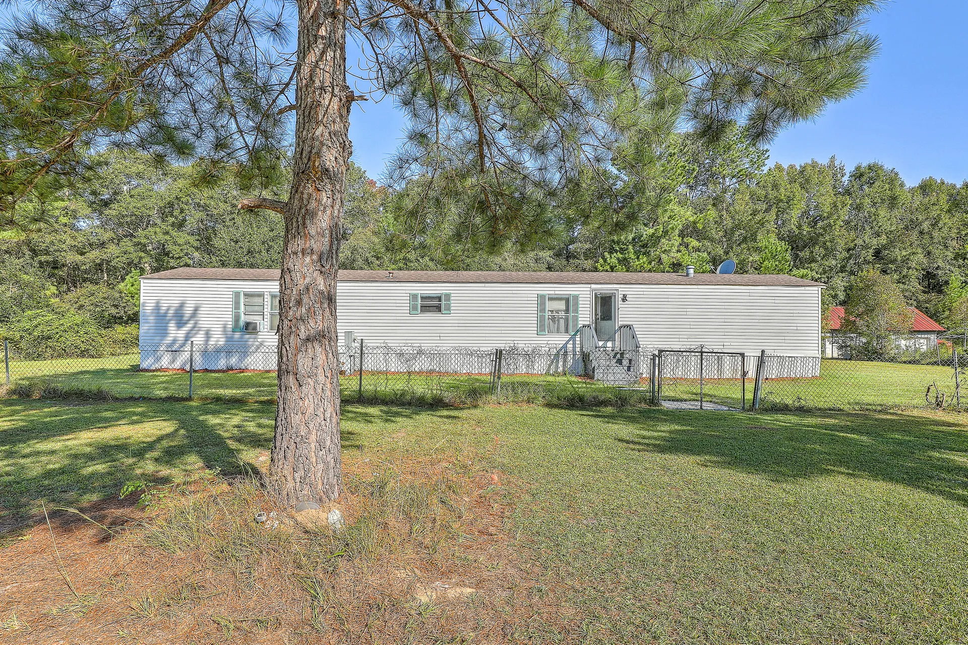 Property image 2 at 118 Rooster Lane, Saint Stephen, SC 29479