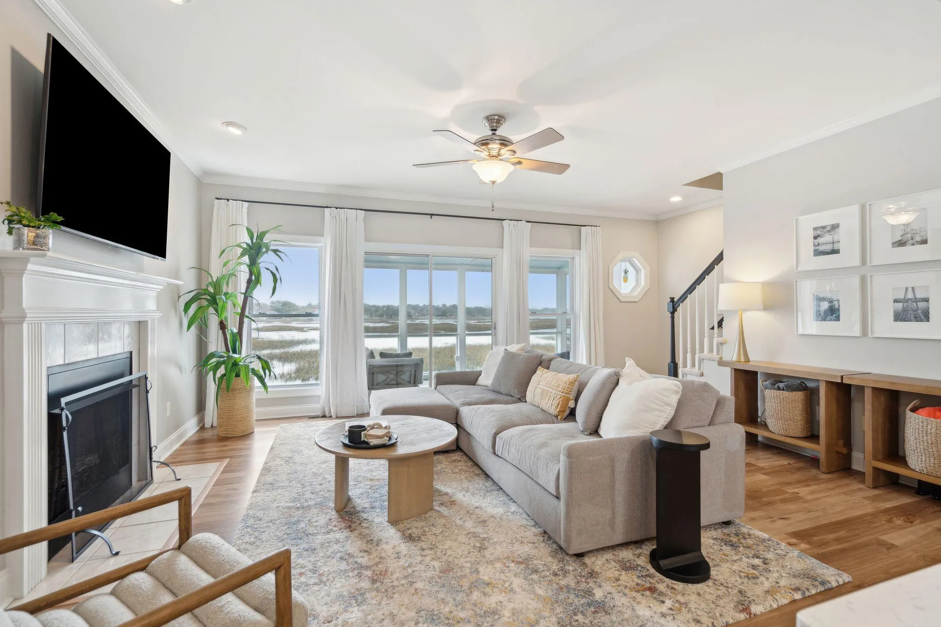 Riverfront, Charleston Community