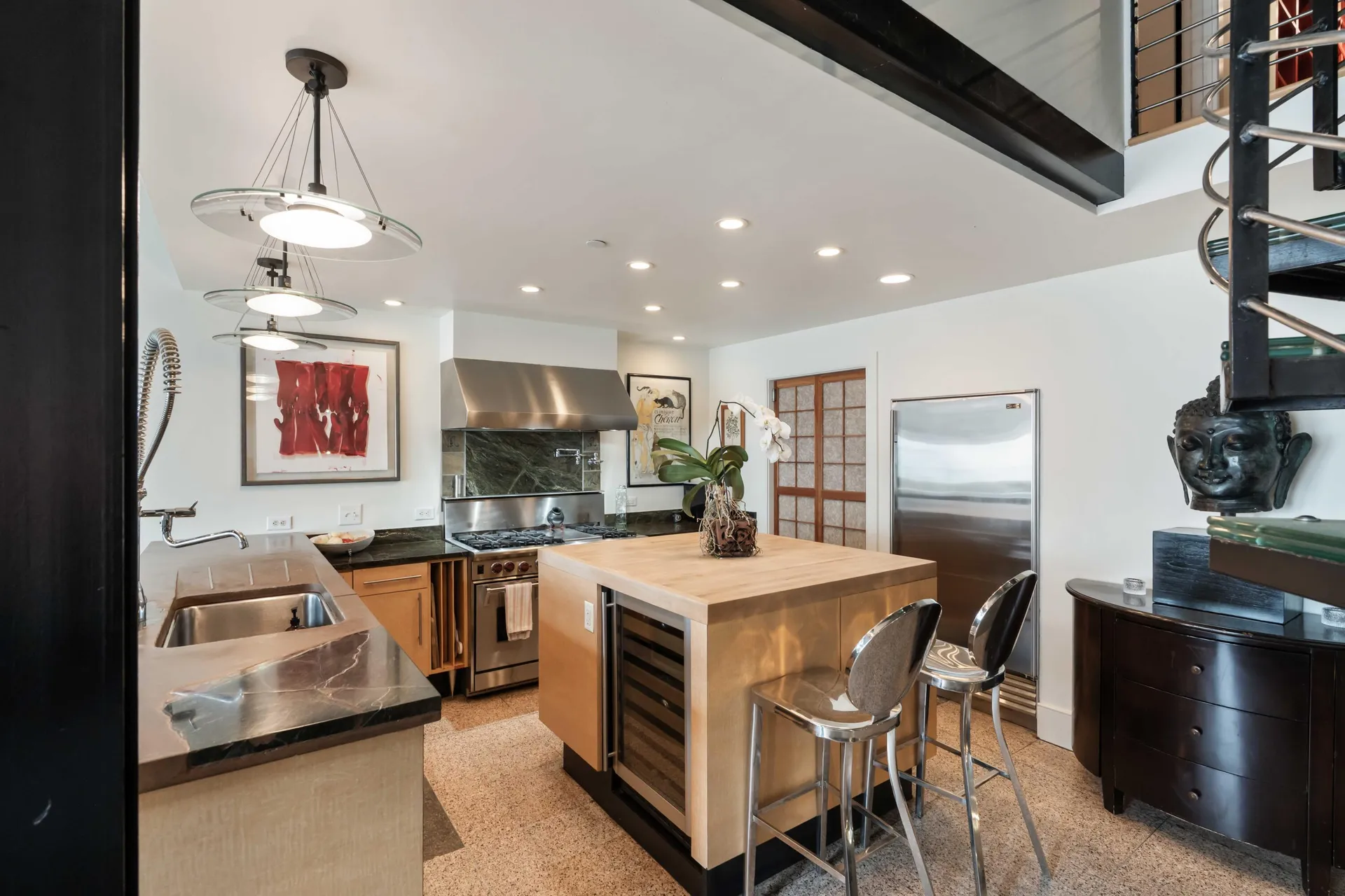 Property image 5 at 517 King Street 1, Charleston, SC 29403