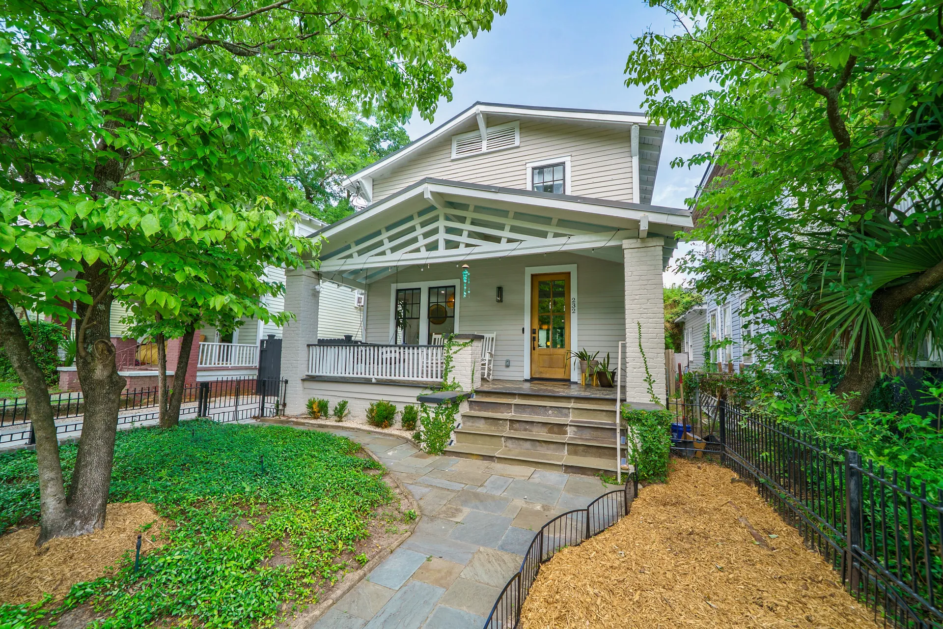 Hampton Park Terrace, Charleston Community