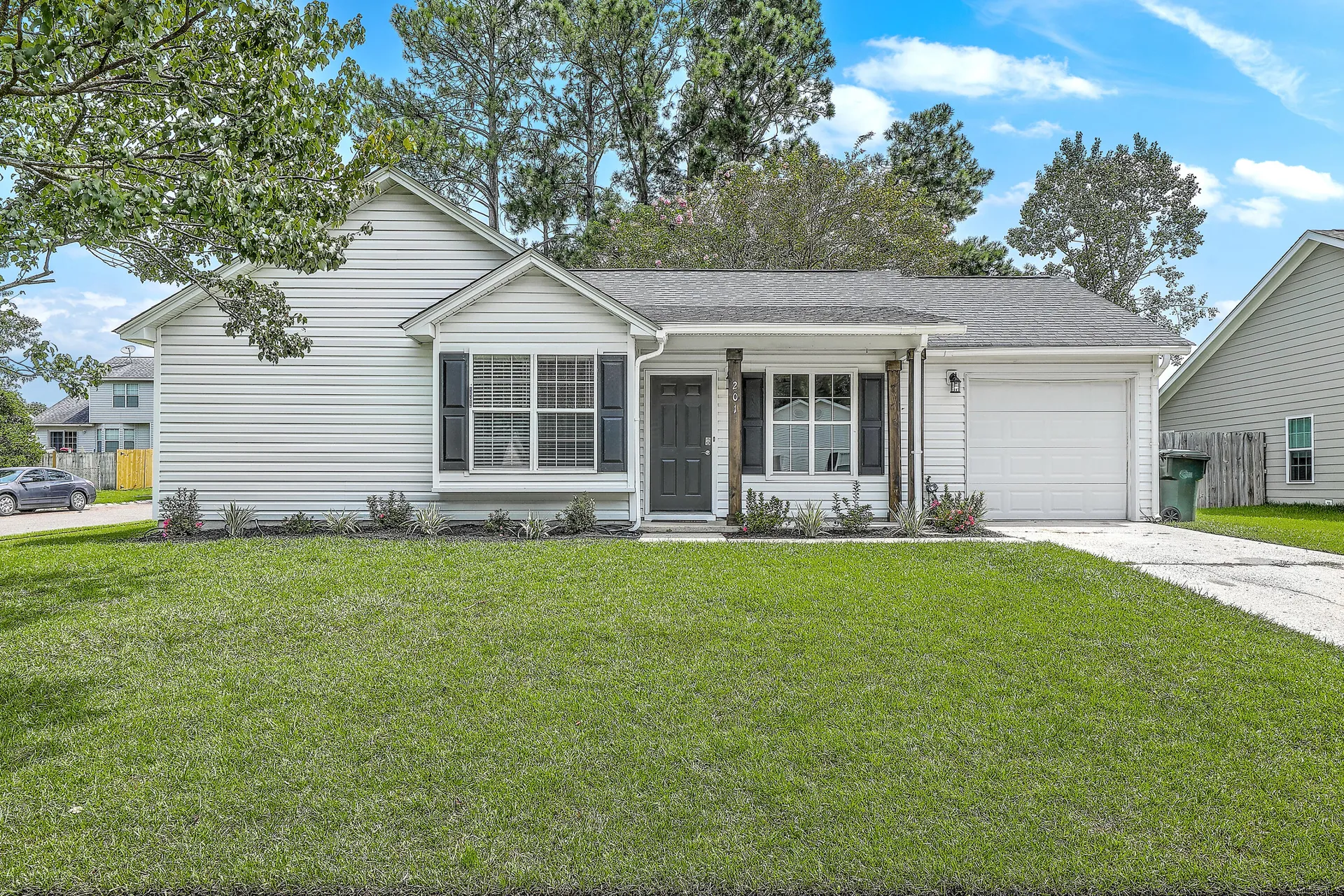 Oak Creek, Goose Creek Community
