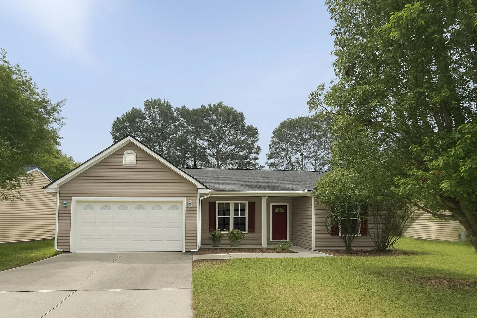 Heaton Place, Ladson Community