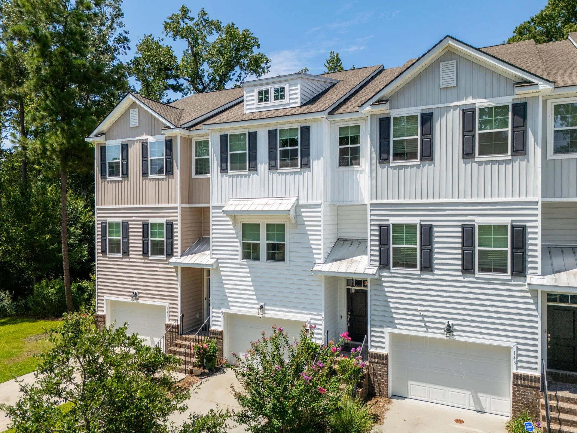 Grand Terrace, Charleston Community