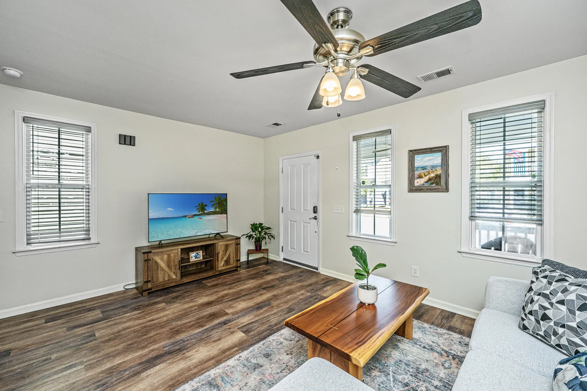 Property image 3 at 425 Verbena Avenue, Summerville, SC 29483