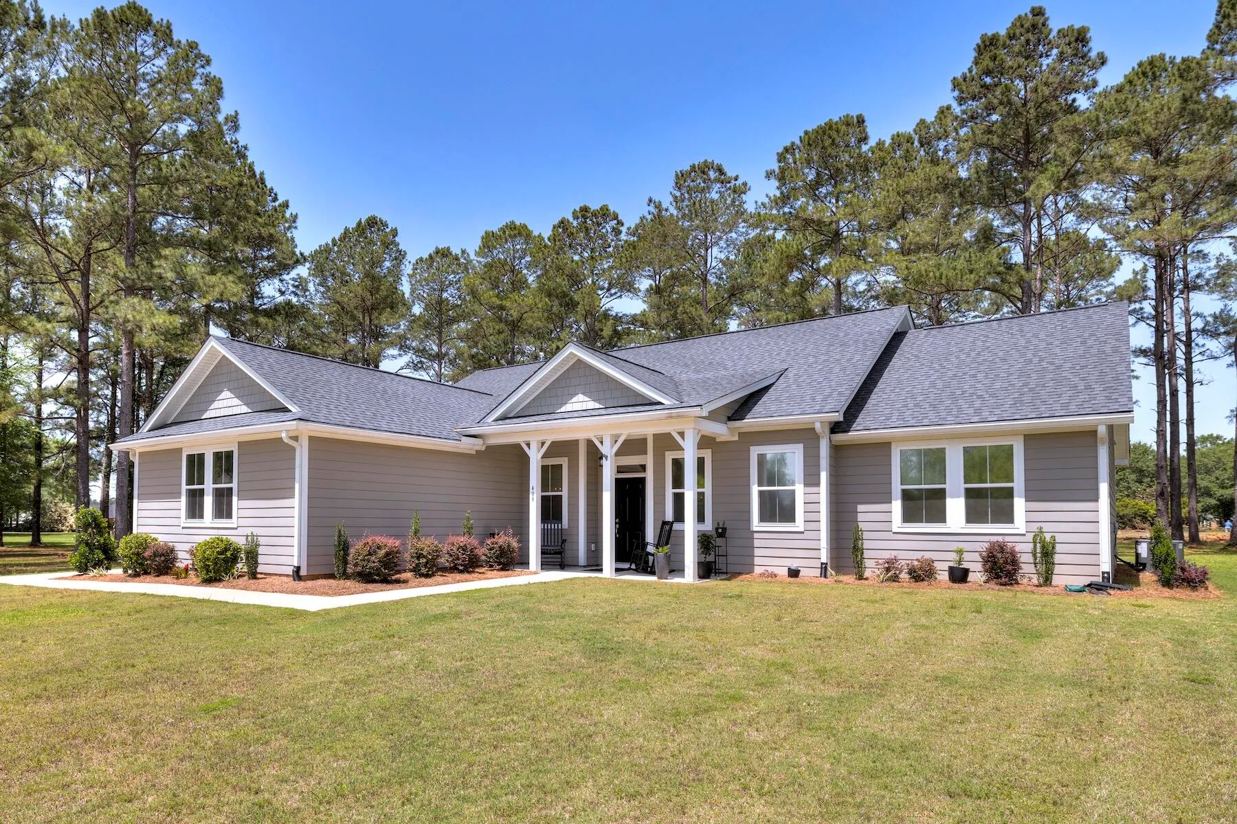 Property image 4 at 409 Pine Lake Court, Manning, SC 29102