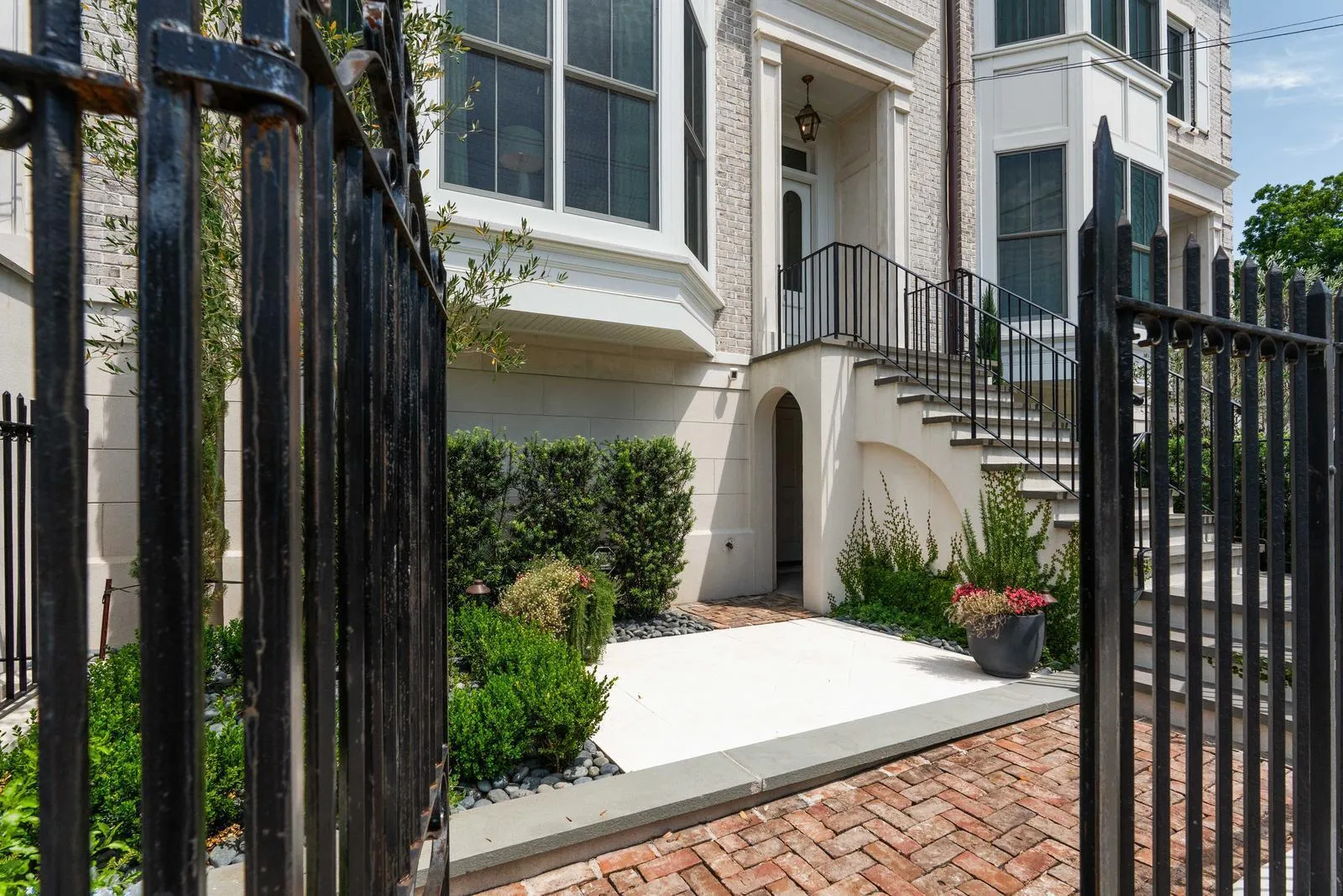 Property image 5 at 122 Beaufain Street C, Charleston, SC 29401