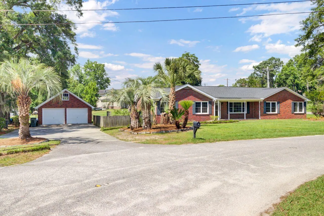 Berkeley Hills, Hanahan Community