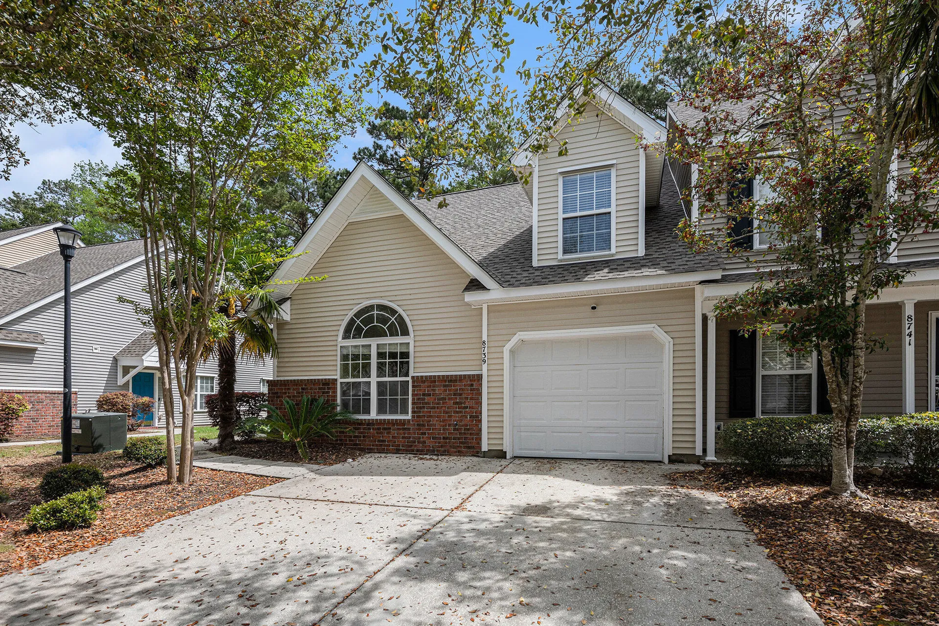 8739 Grassy Oak Trail