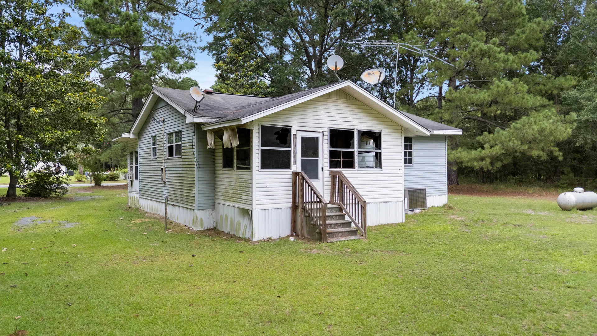 Property image 4 at 1049 Blue Flame Road, Bonneau, SC 29431