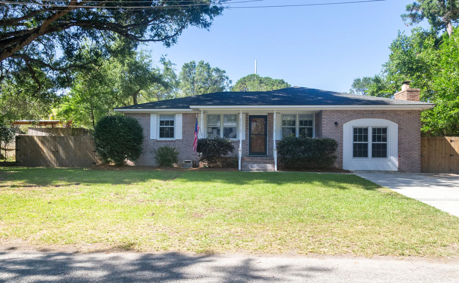 1261 Hampshire Road