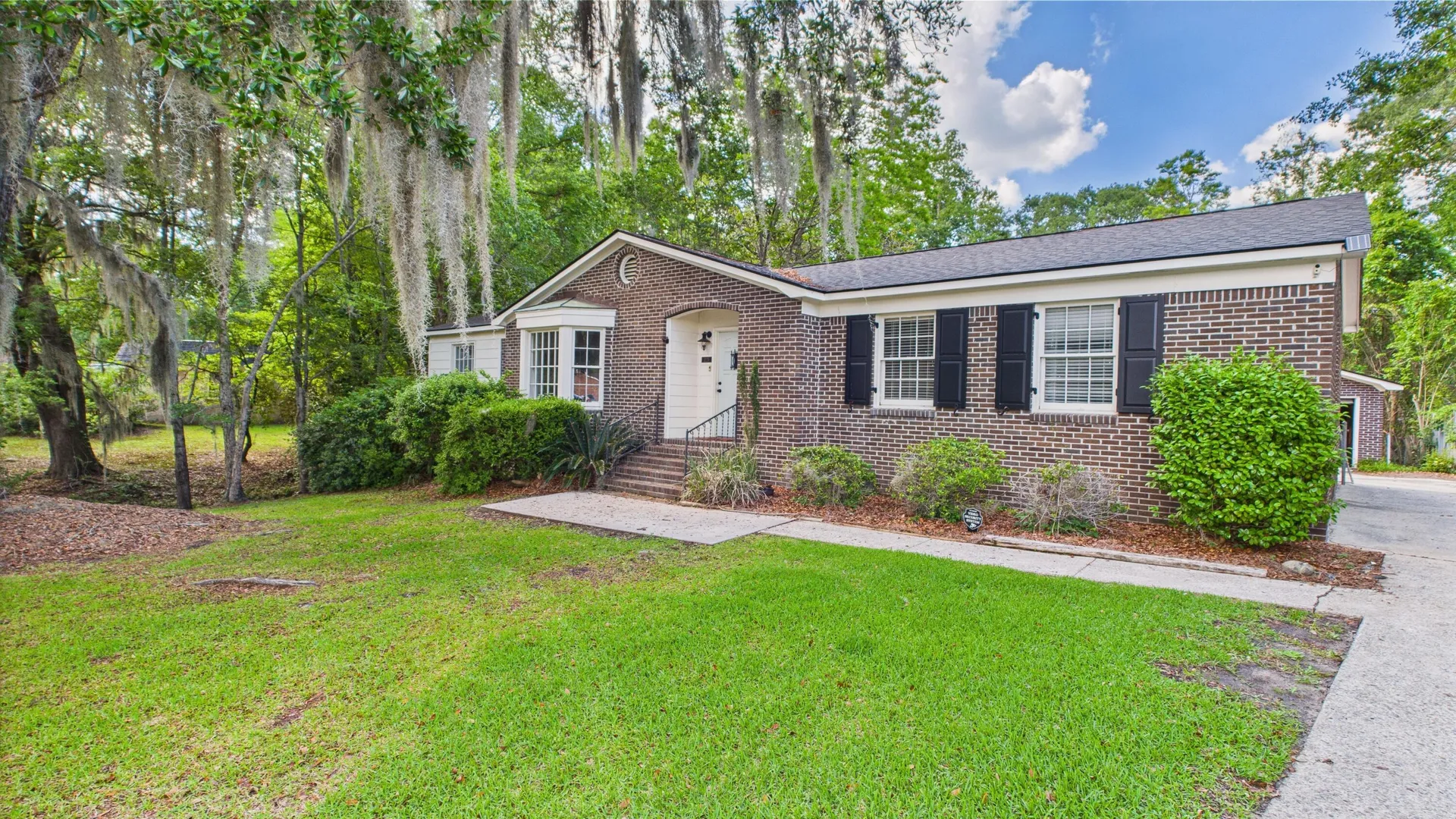 Fairlawn Barony, Moncks Corner Community