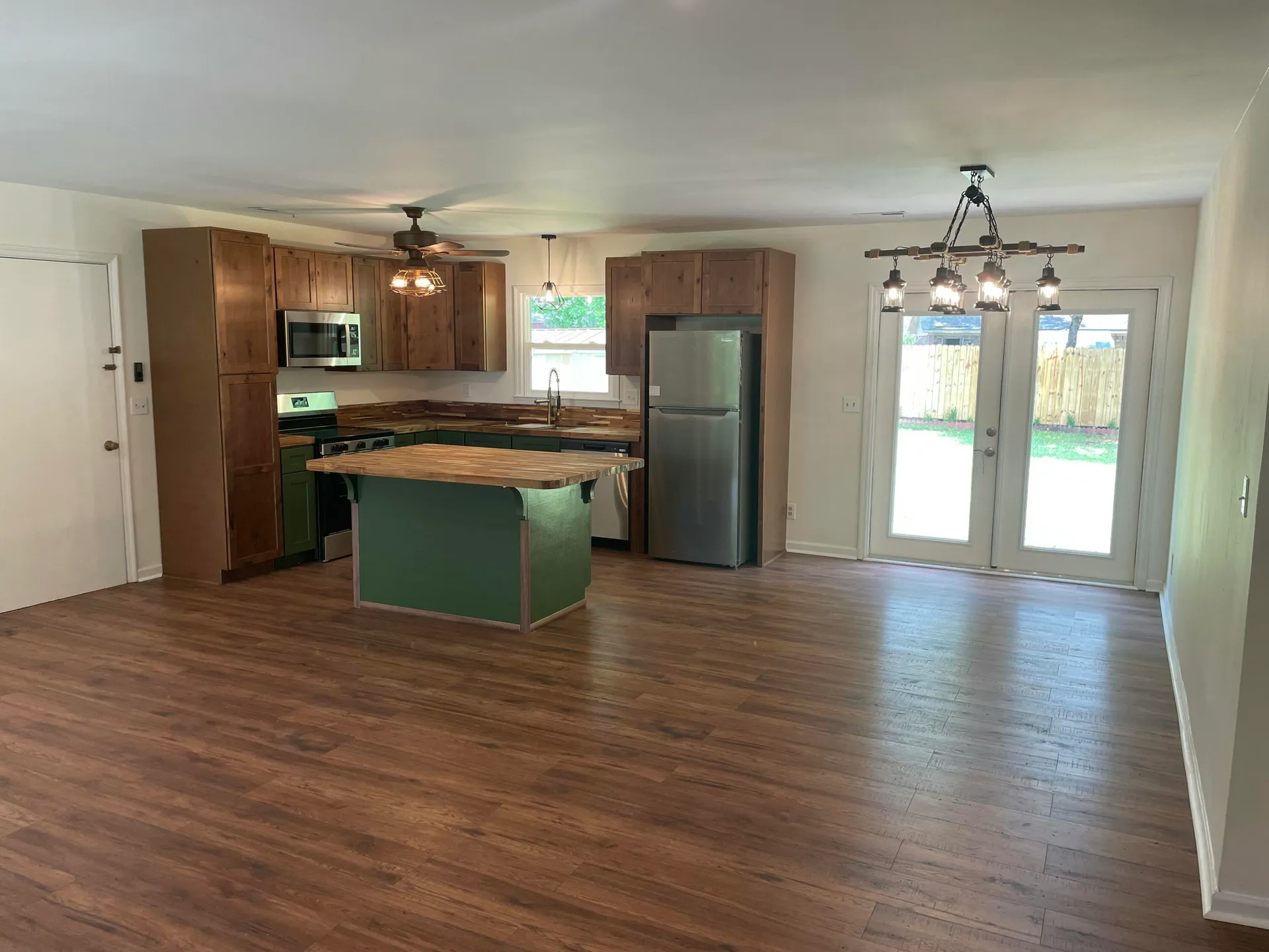 Property image 2 at 2 Clarksville Lane, Goose Creek, SC 29445