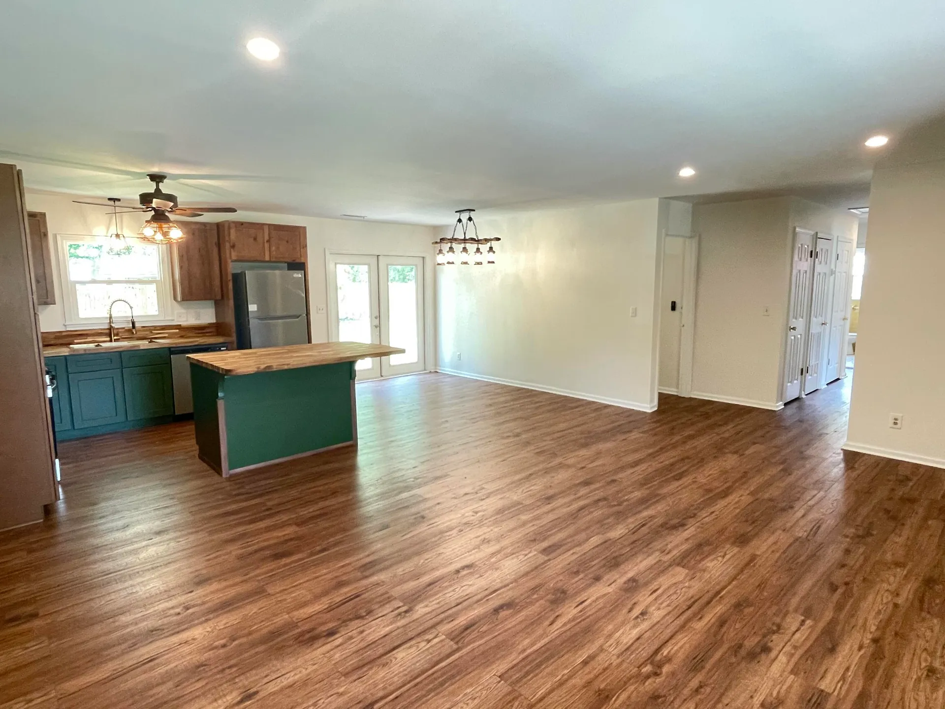 Property image 3 at 2 Clarksville Lane, Goose Creek, SC 29445