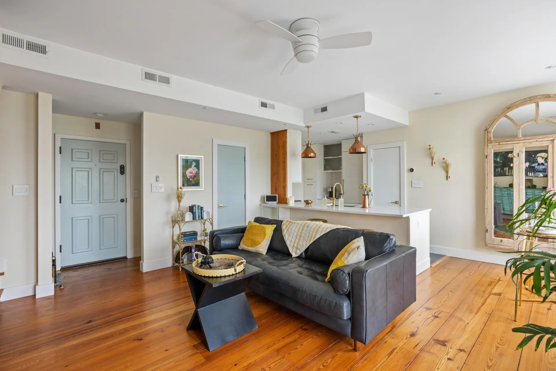 Property image 4 at 55 Ashley Avenue 19, Charleston, SC 29401