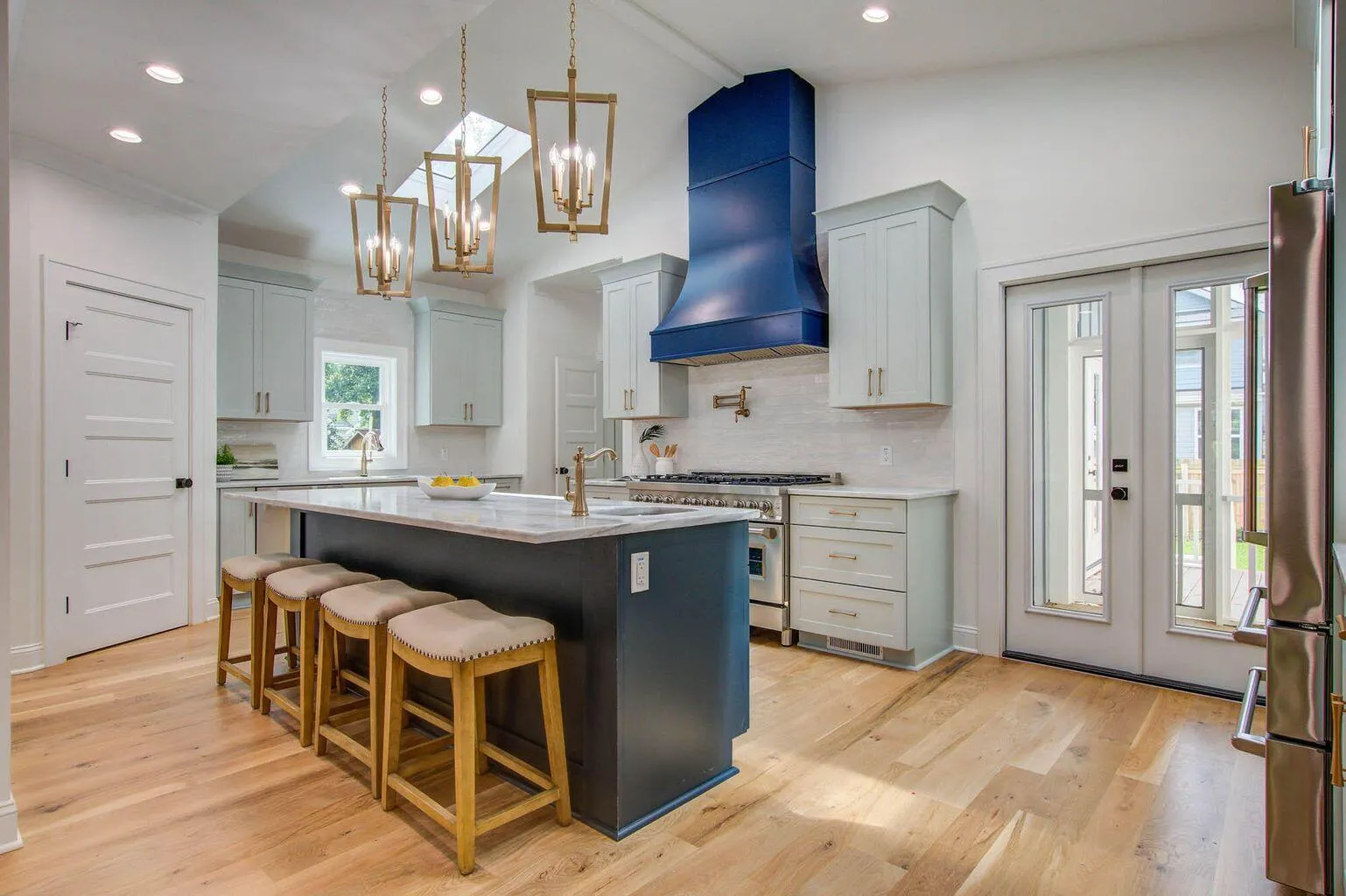 Property image 3 at 35 Cypress Street, Charleston, SC 29403