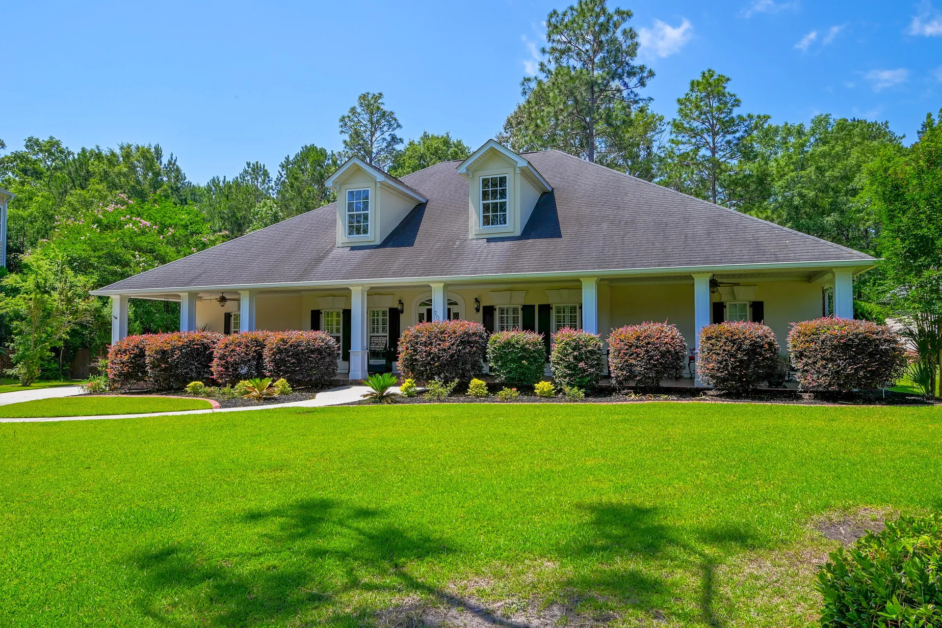 Pine Forest Country Club, Summerville Community
