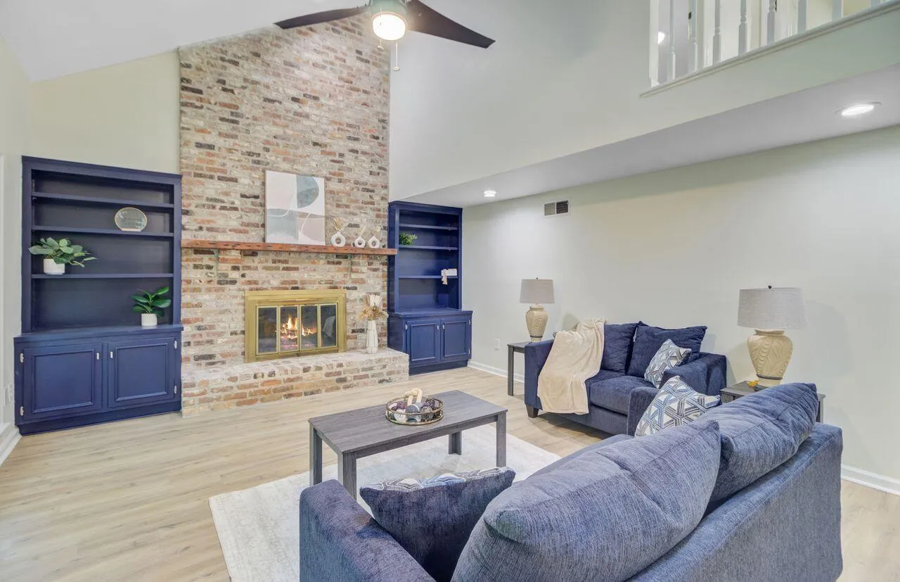 Ashborough East, Summerville Community