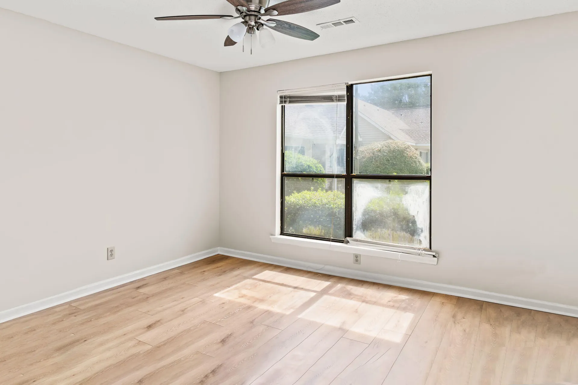 Property image 3 at 933 E Estates Boulevard C, Charleston, SC 29414
