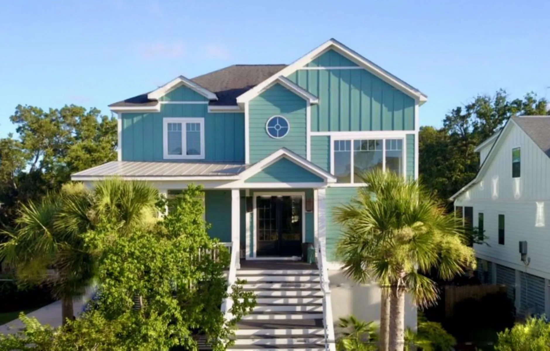 Lighthouse Point, Charleston Community