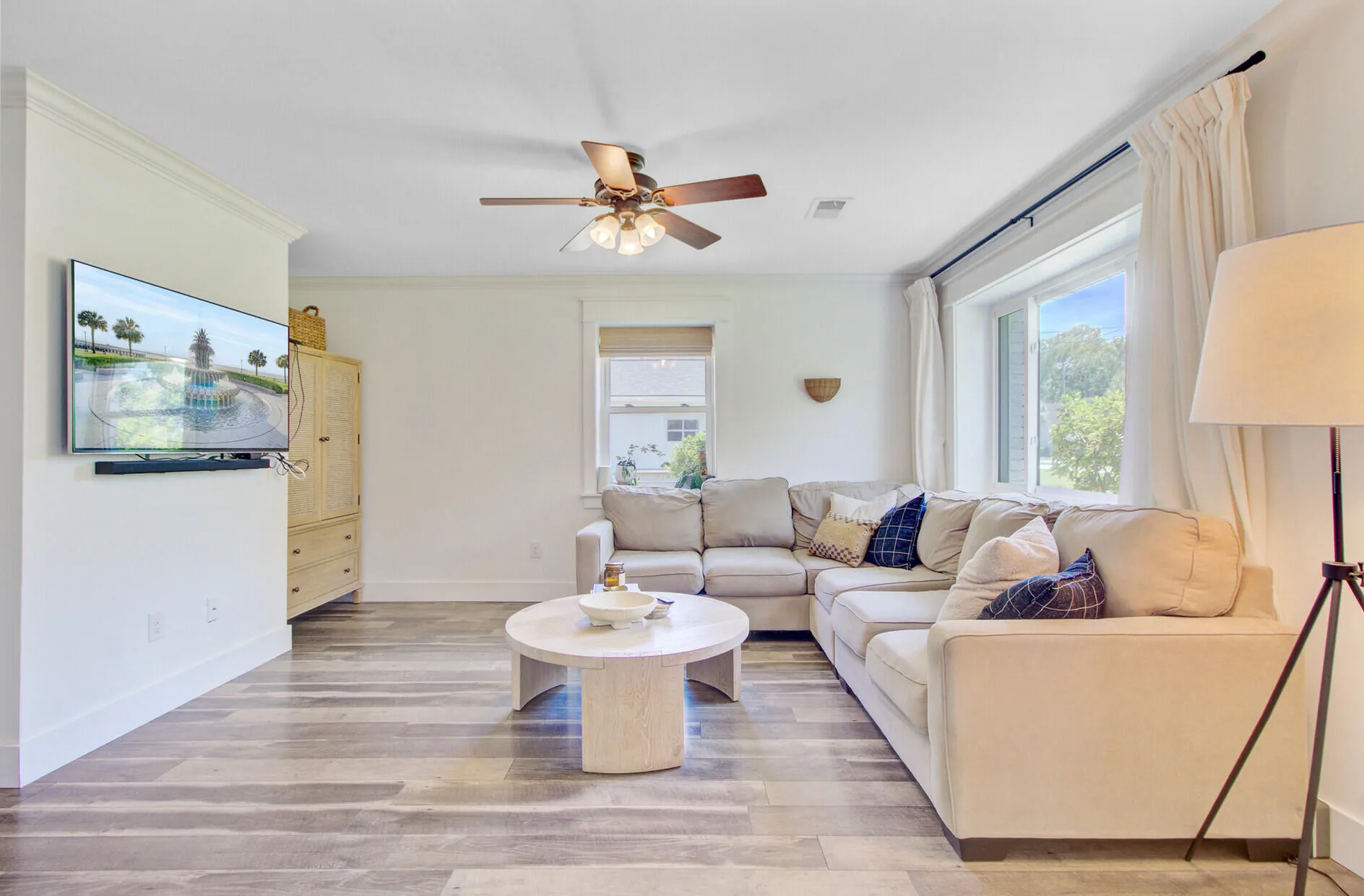 Property image 3 at 422 Geddes Avenue, Charleston, SC 29407