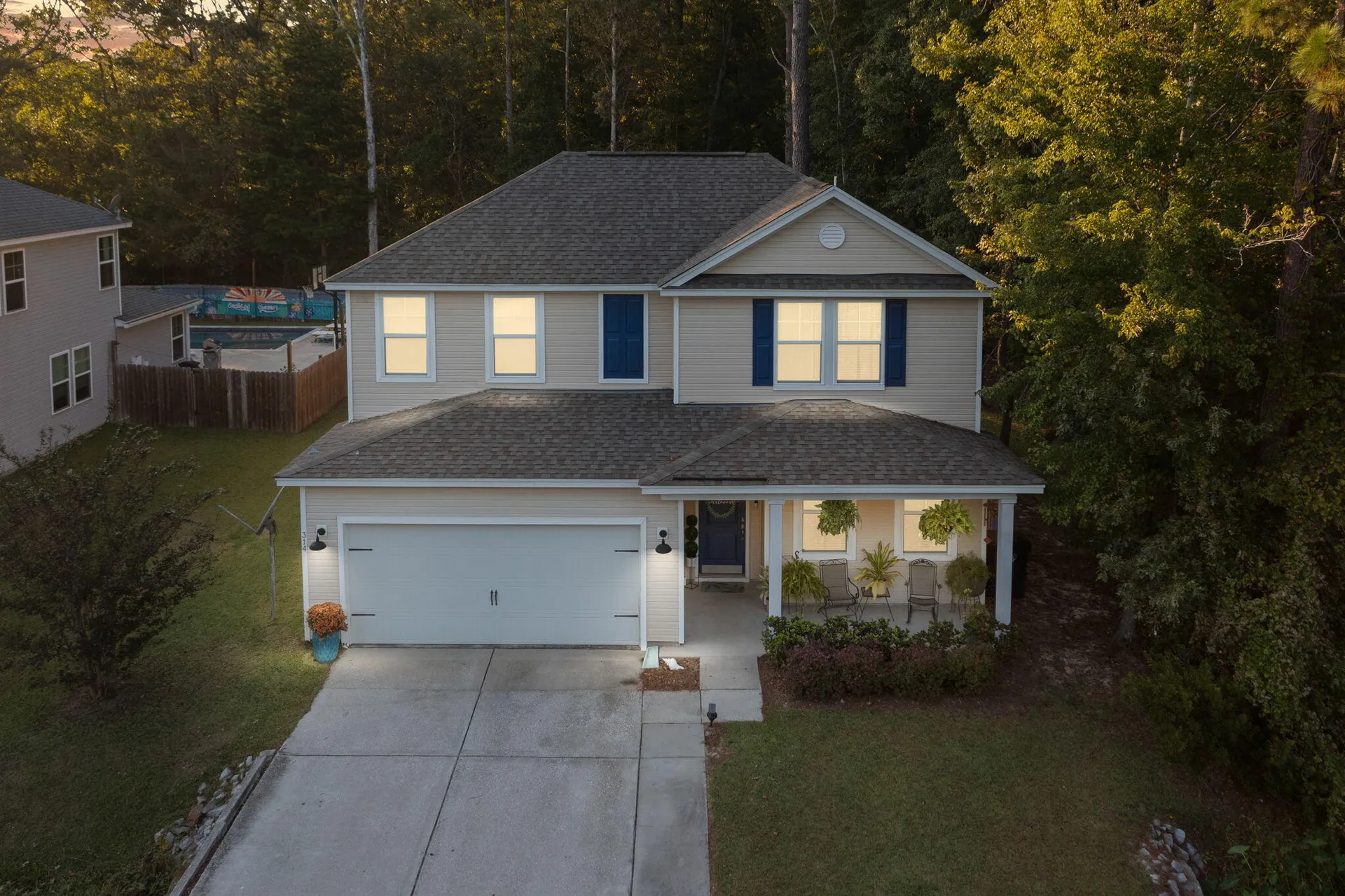 Chandler Village, Ladson Community