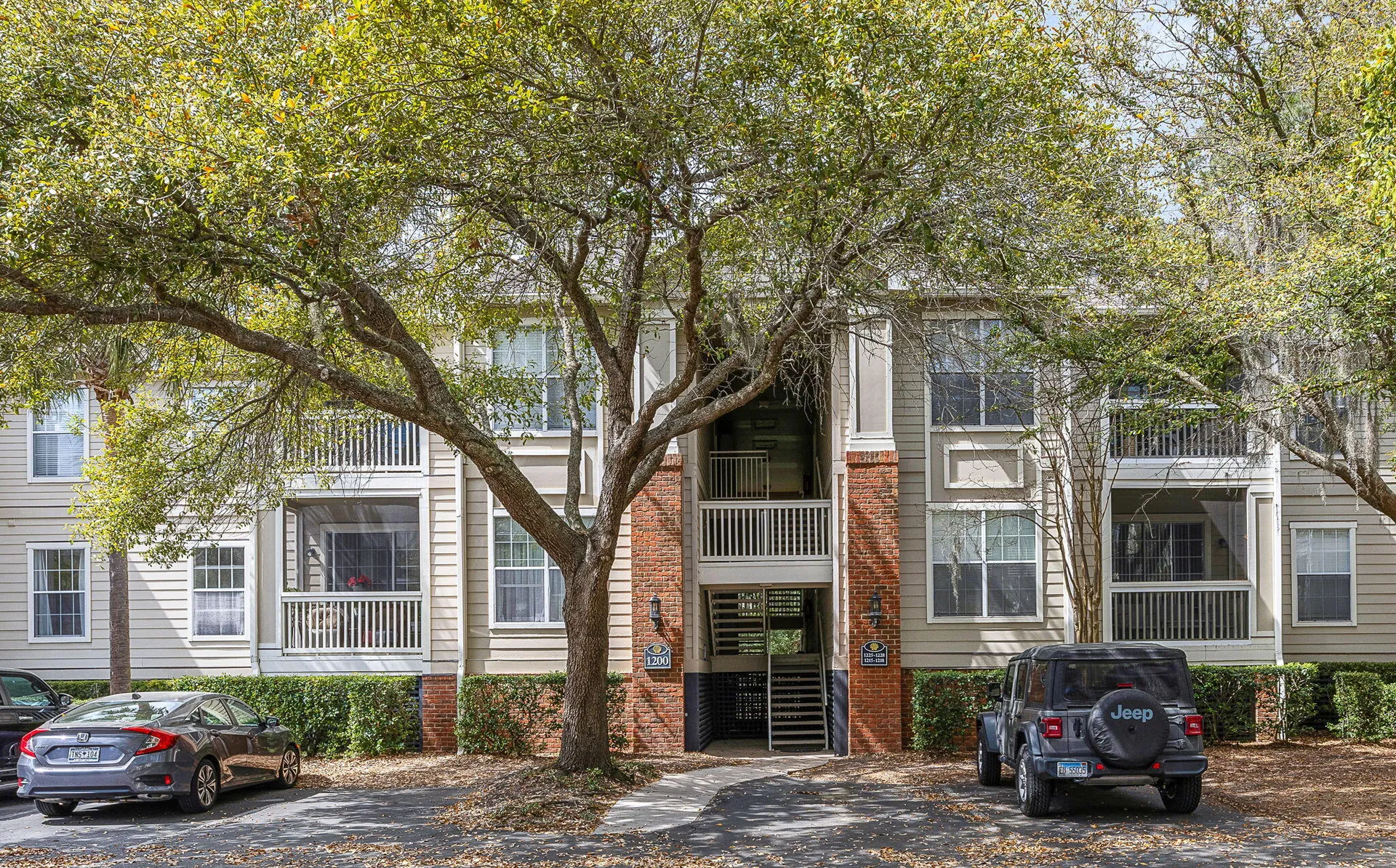 1600 Long Grove Drive 1226