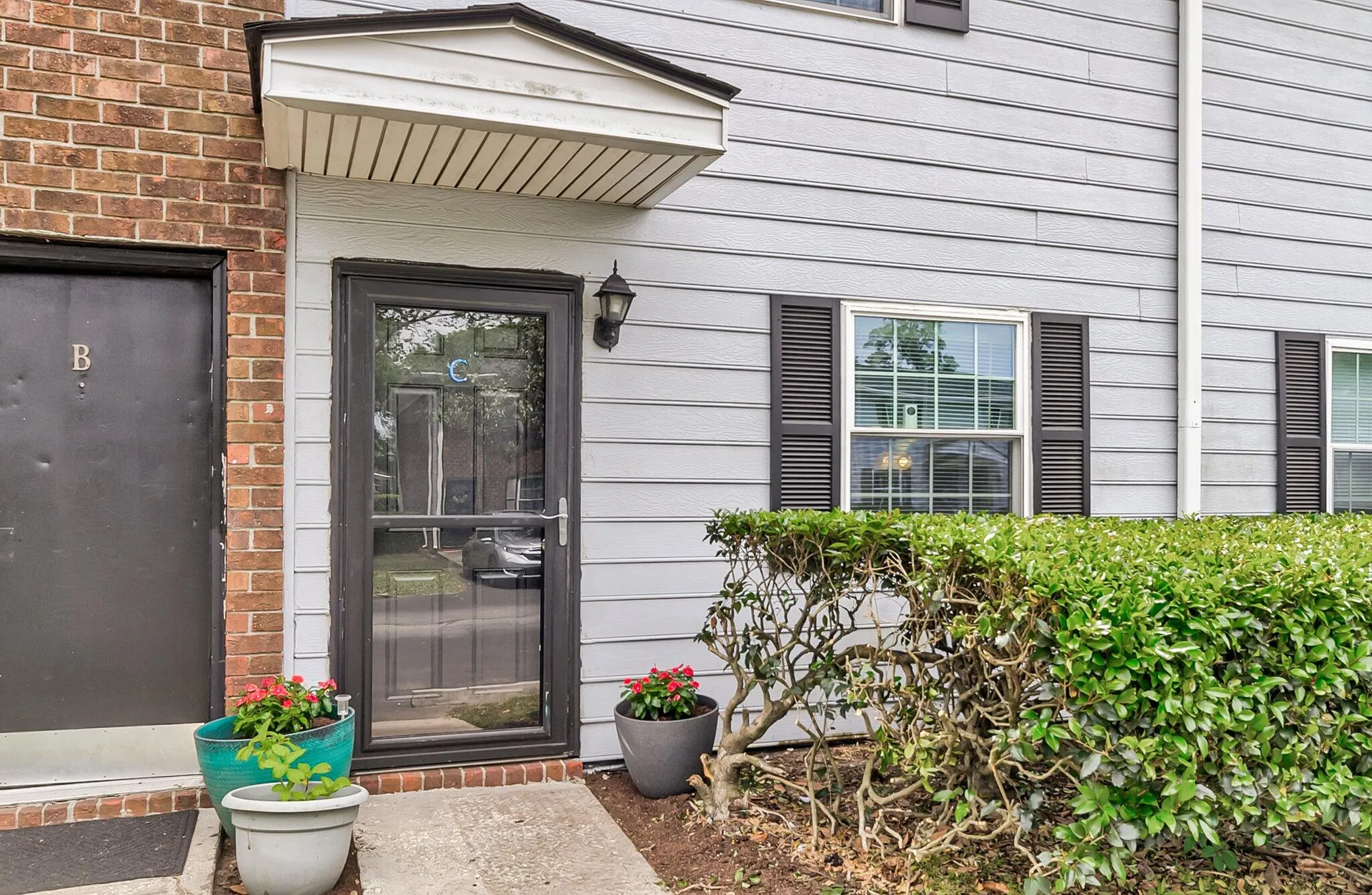 21 Rivers Point Row Apt C