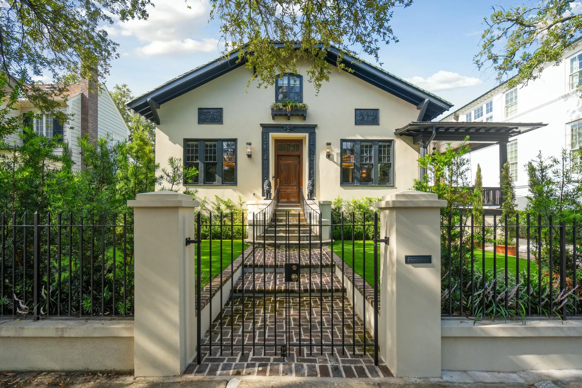 111 S Battery Street