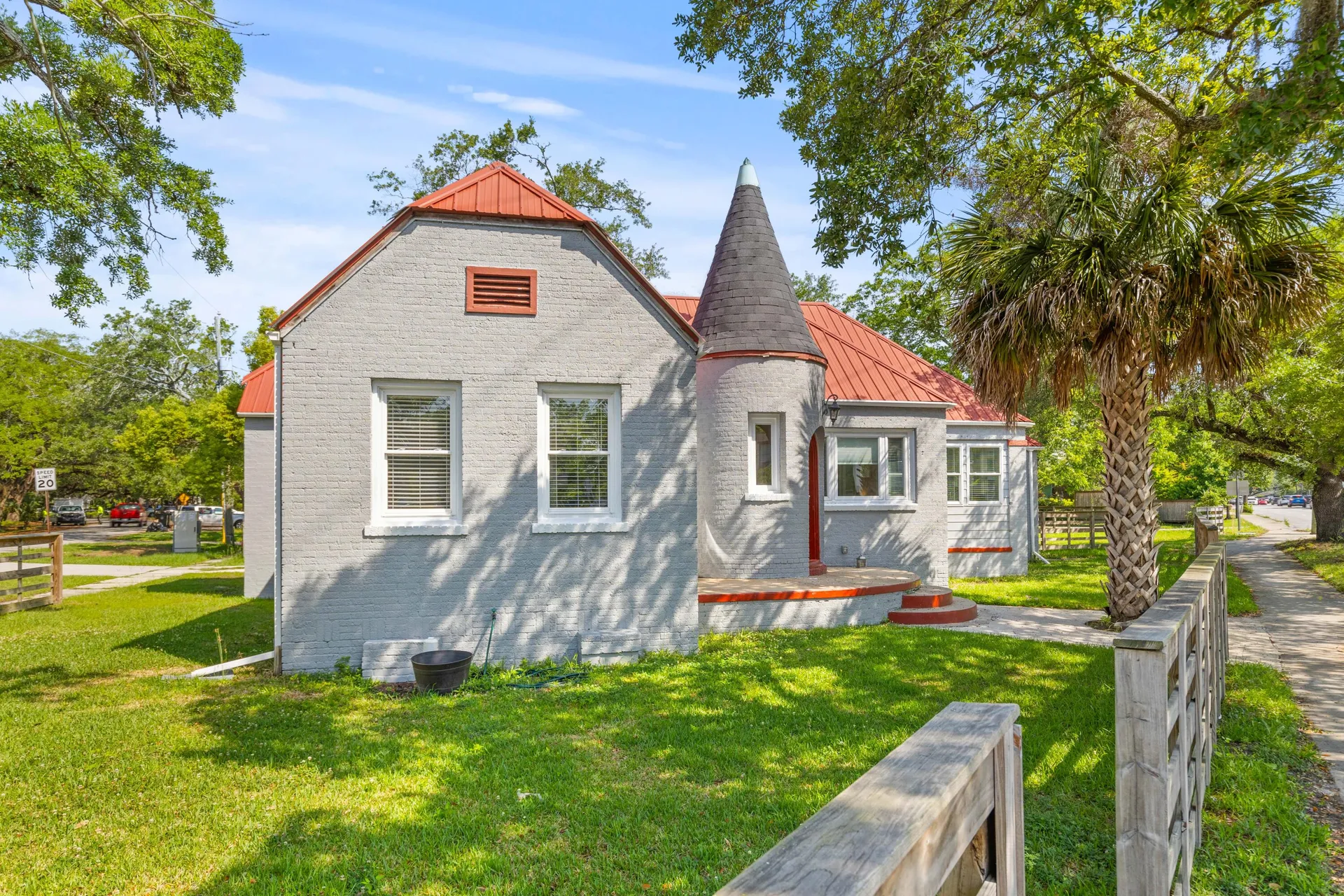 Property image 2 at 7 Wesley Drive, Charleston, SC 29407
