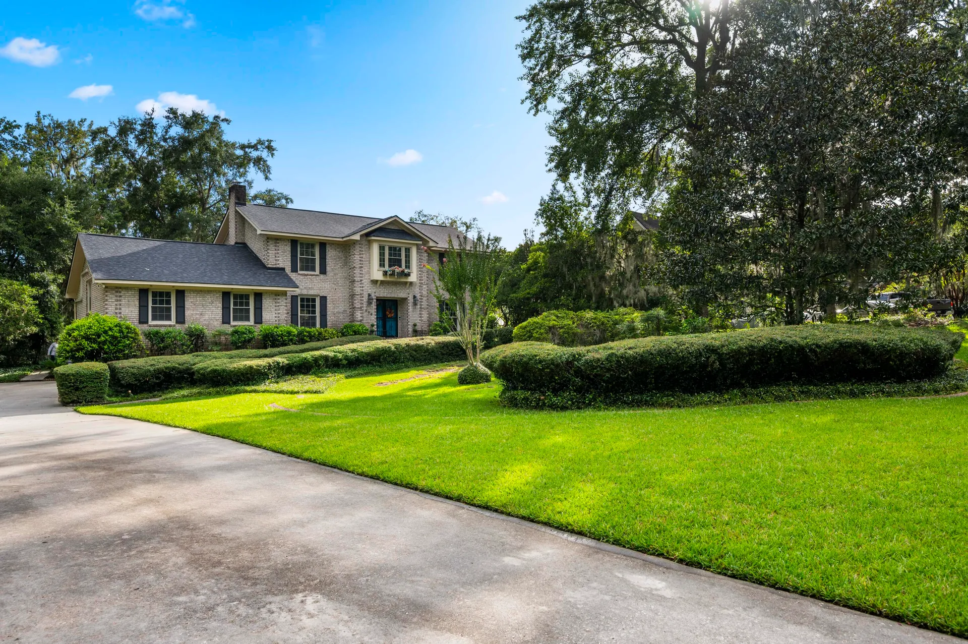 506 Fairington Drive