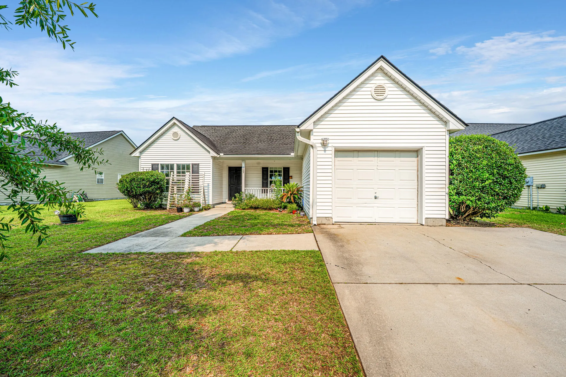 Property image 2 at 129 Dovetail Circle, Summerville, SC 29483